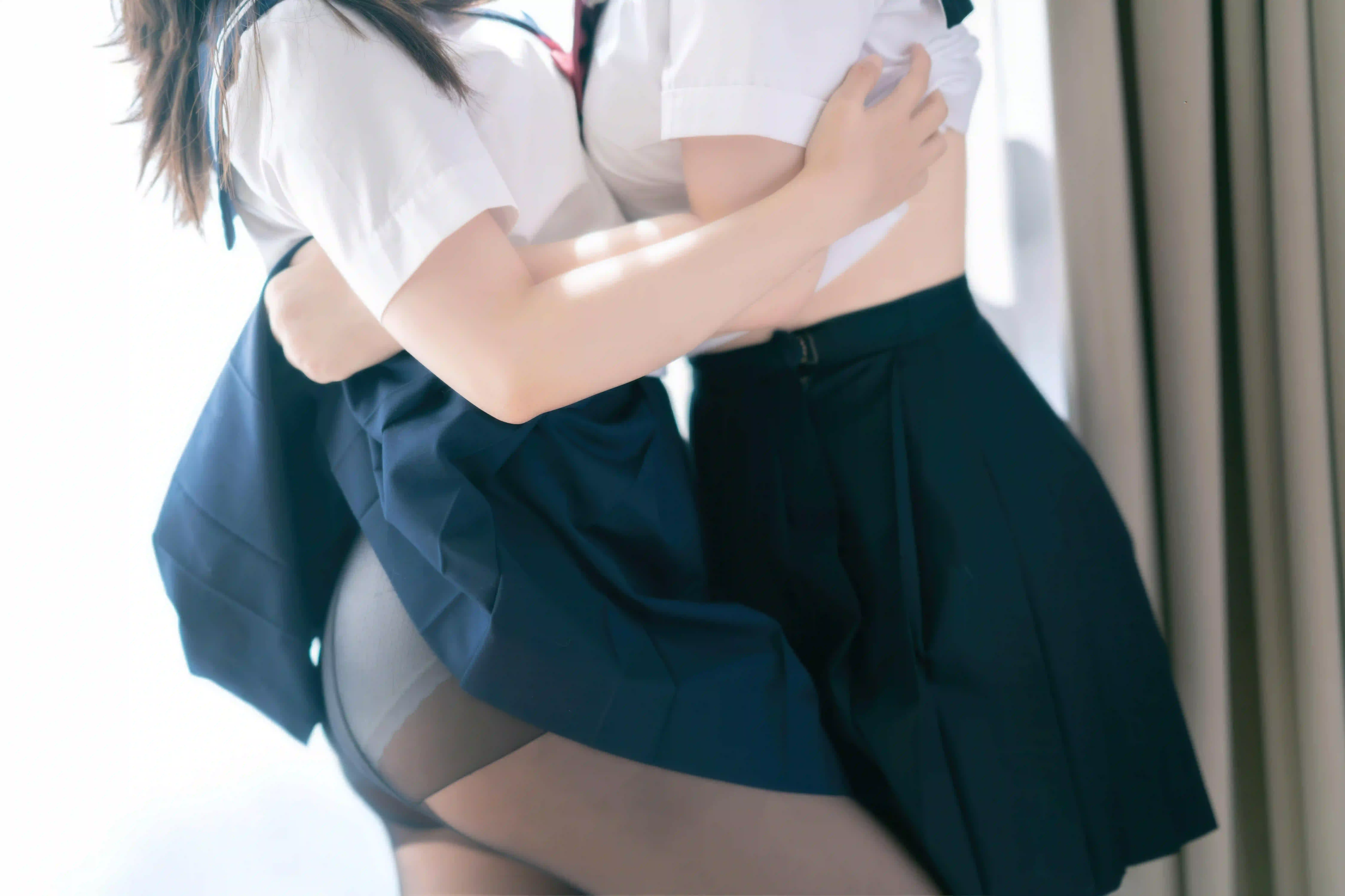 两个美女 性感 性感黑丝 jk穿搭 白色衬衫