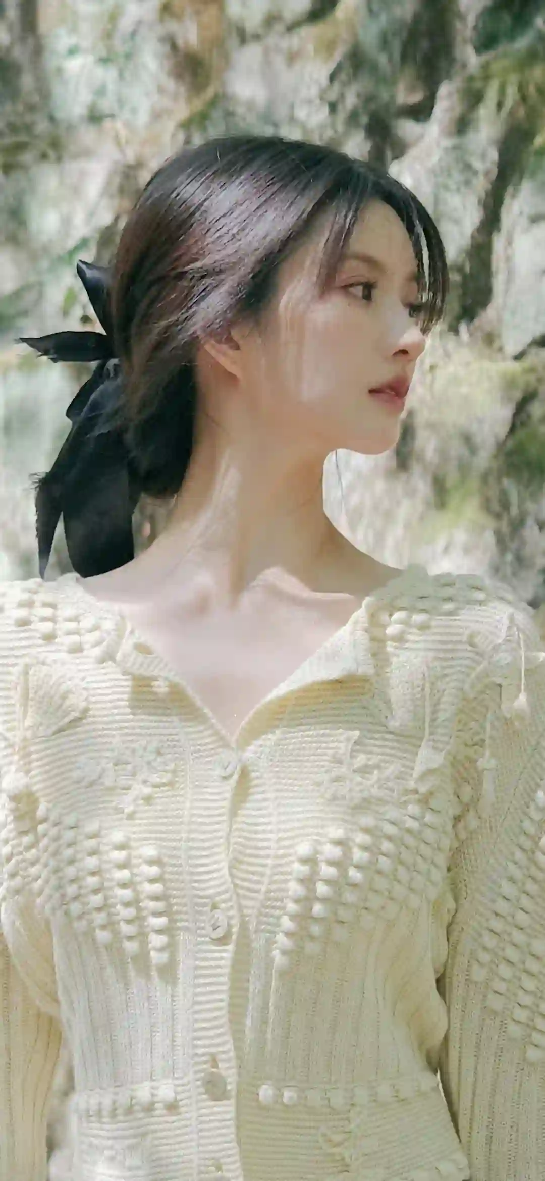 长发美女 明星壁纸 刘些宁 白色毛织衣