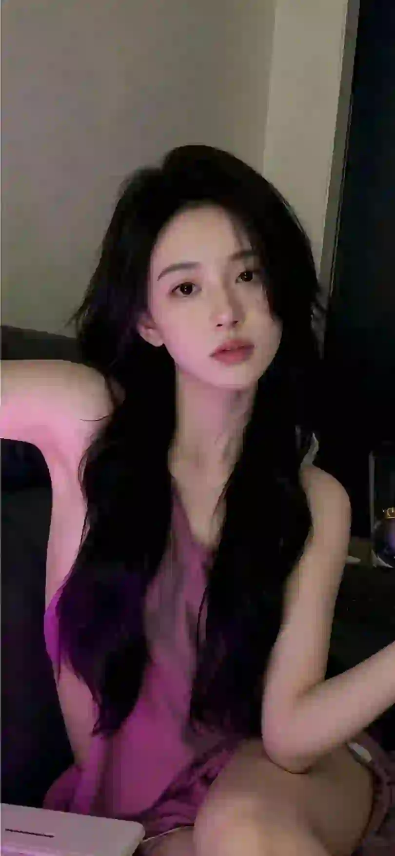 美女 长发美女 粉红色 居家写真 