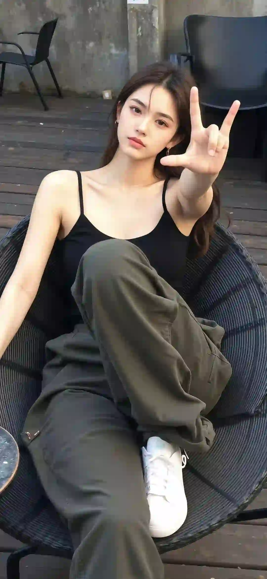 黑色吊带美女 love