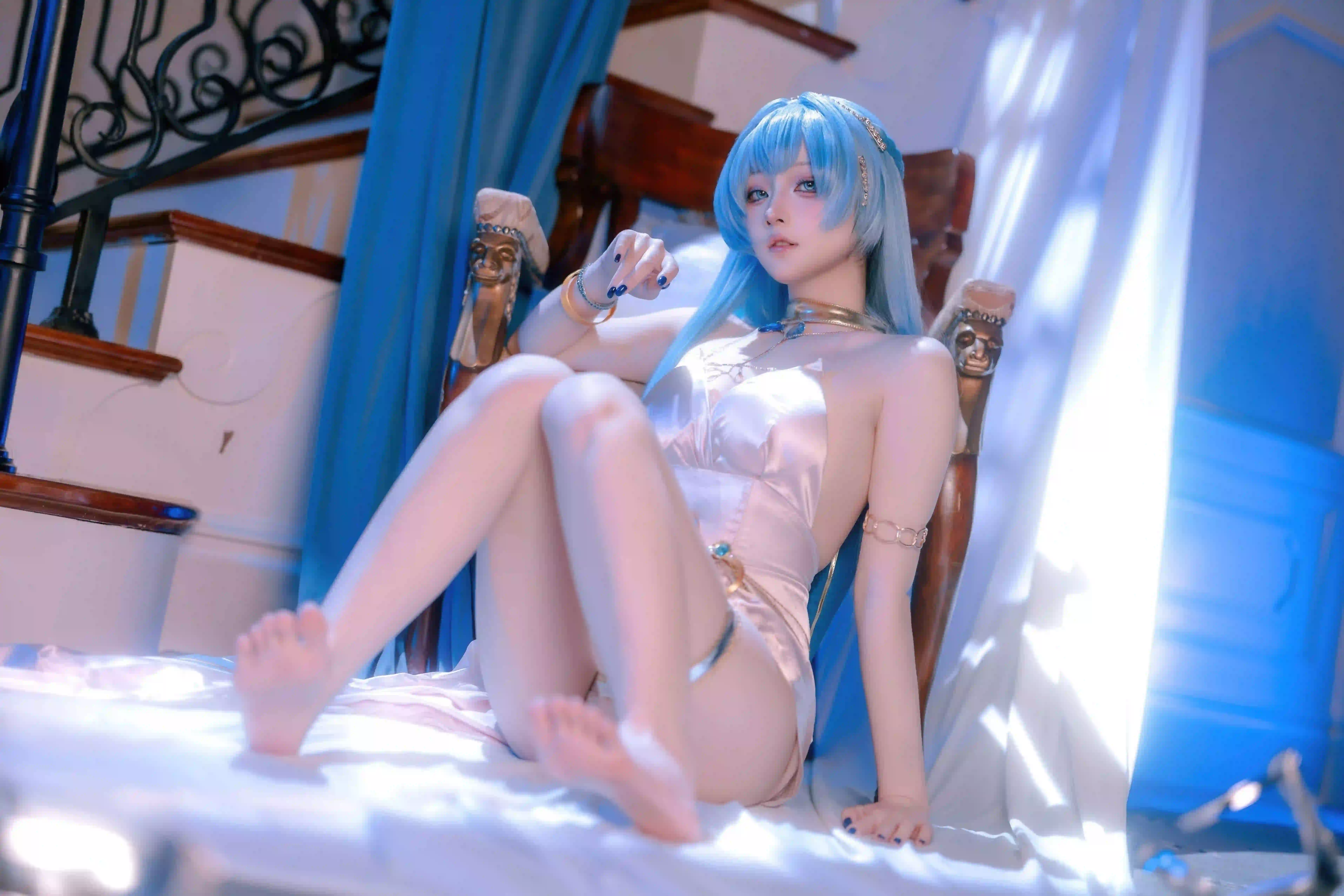 长发性感美女 蓝色头发 长腿美女 coser 光影