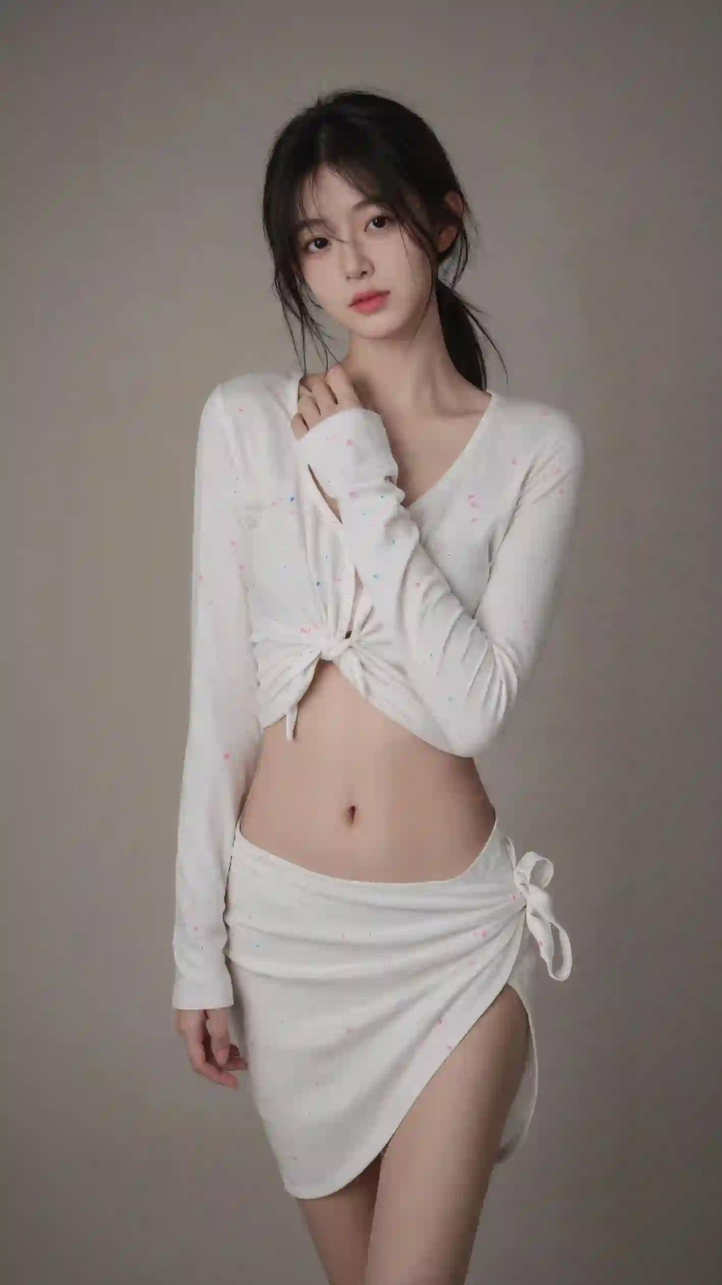 长发美女 苗条身材 白色衣服 