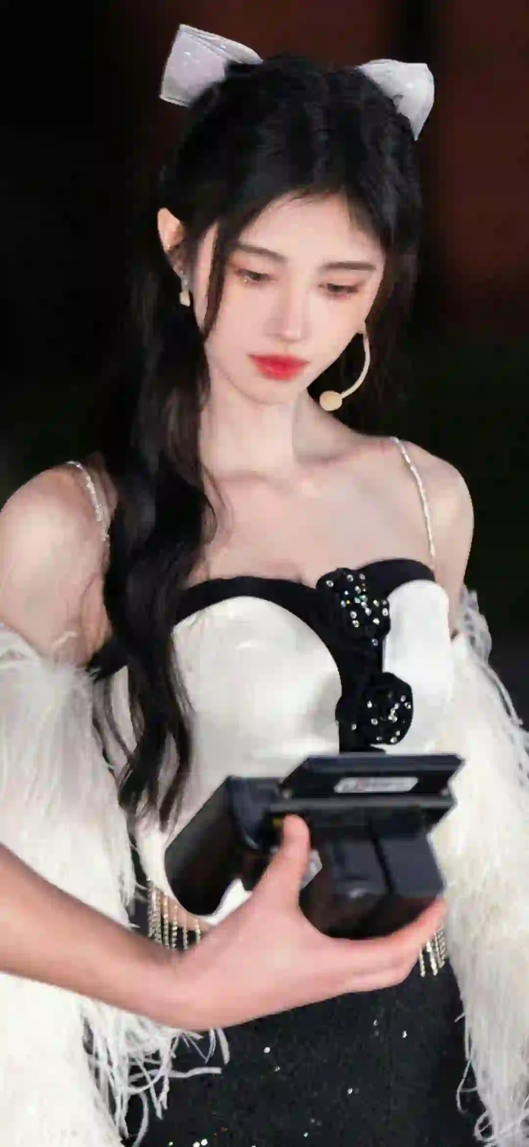 鞠婧祎 长发女孩 吊带装