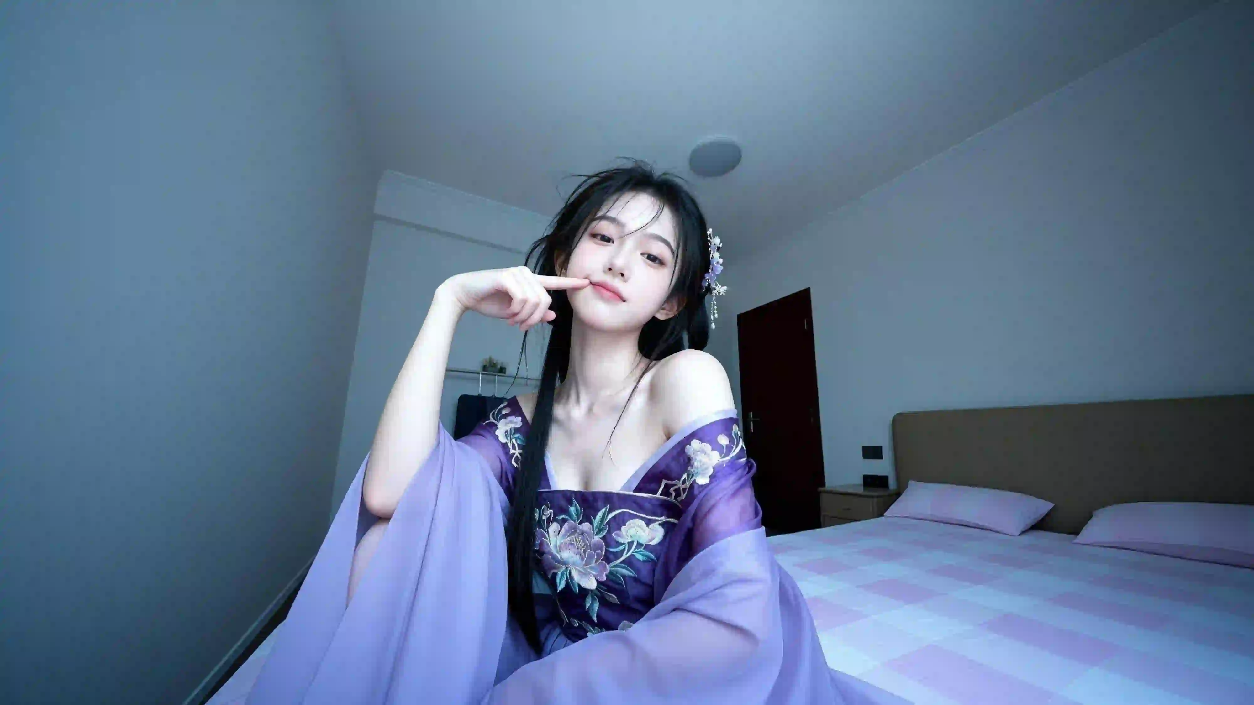 ai 卧室 长发古风美女 居家 微笑