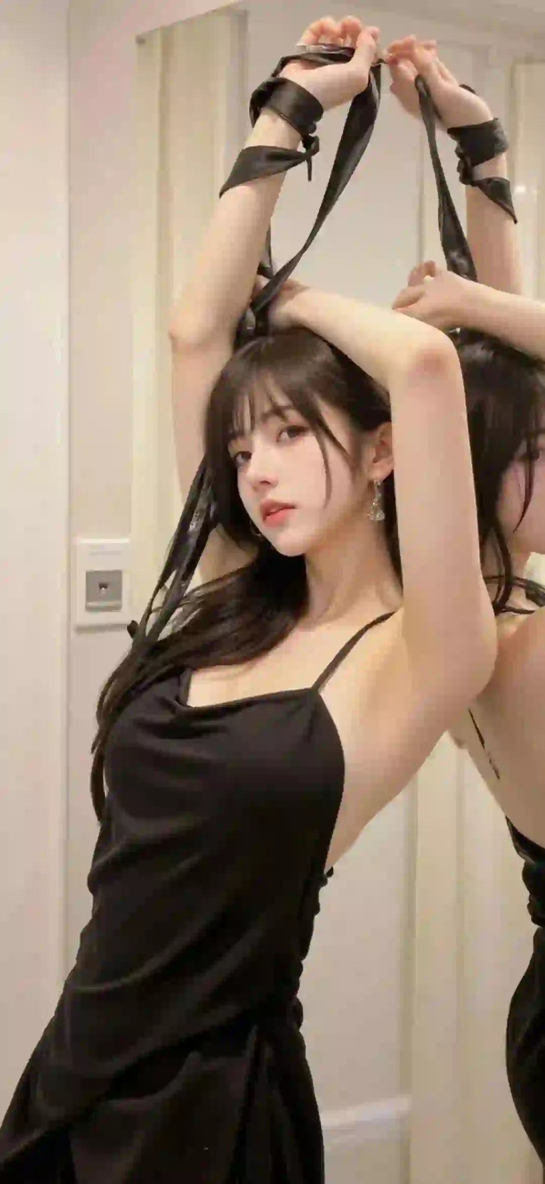 美女 长发美女 性感 黑色吊带长裙美女 