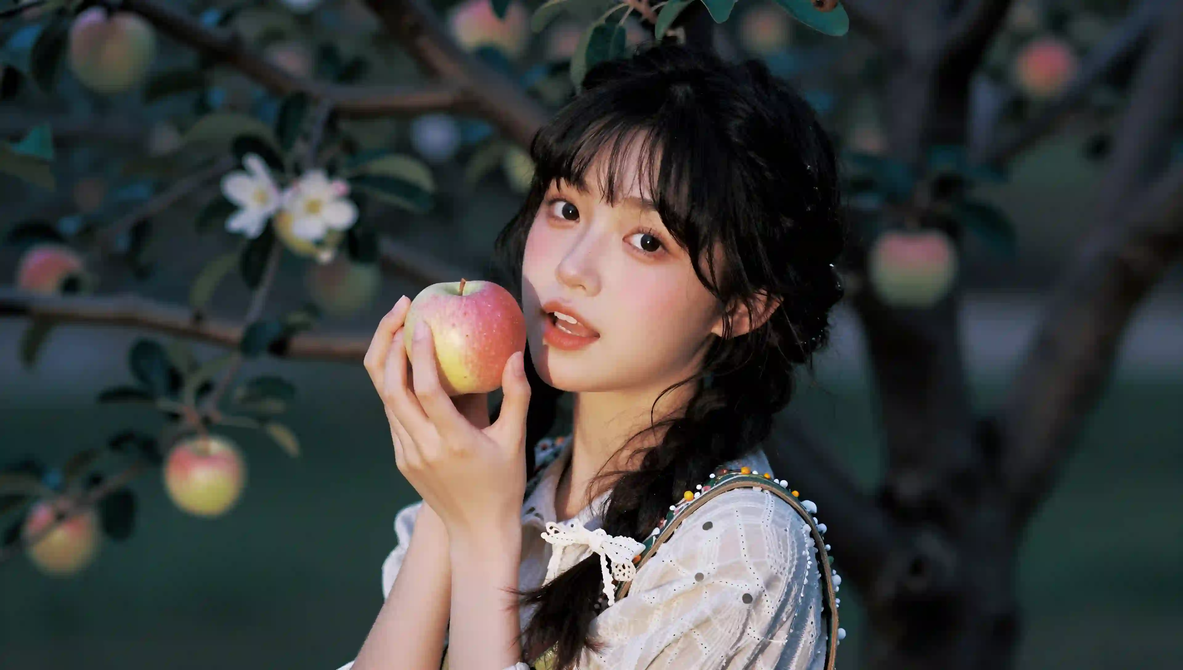 女孩 苹果 果园 清新 人像 自然