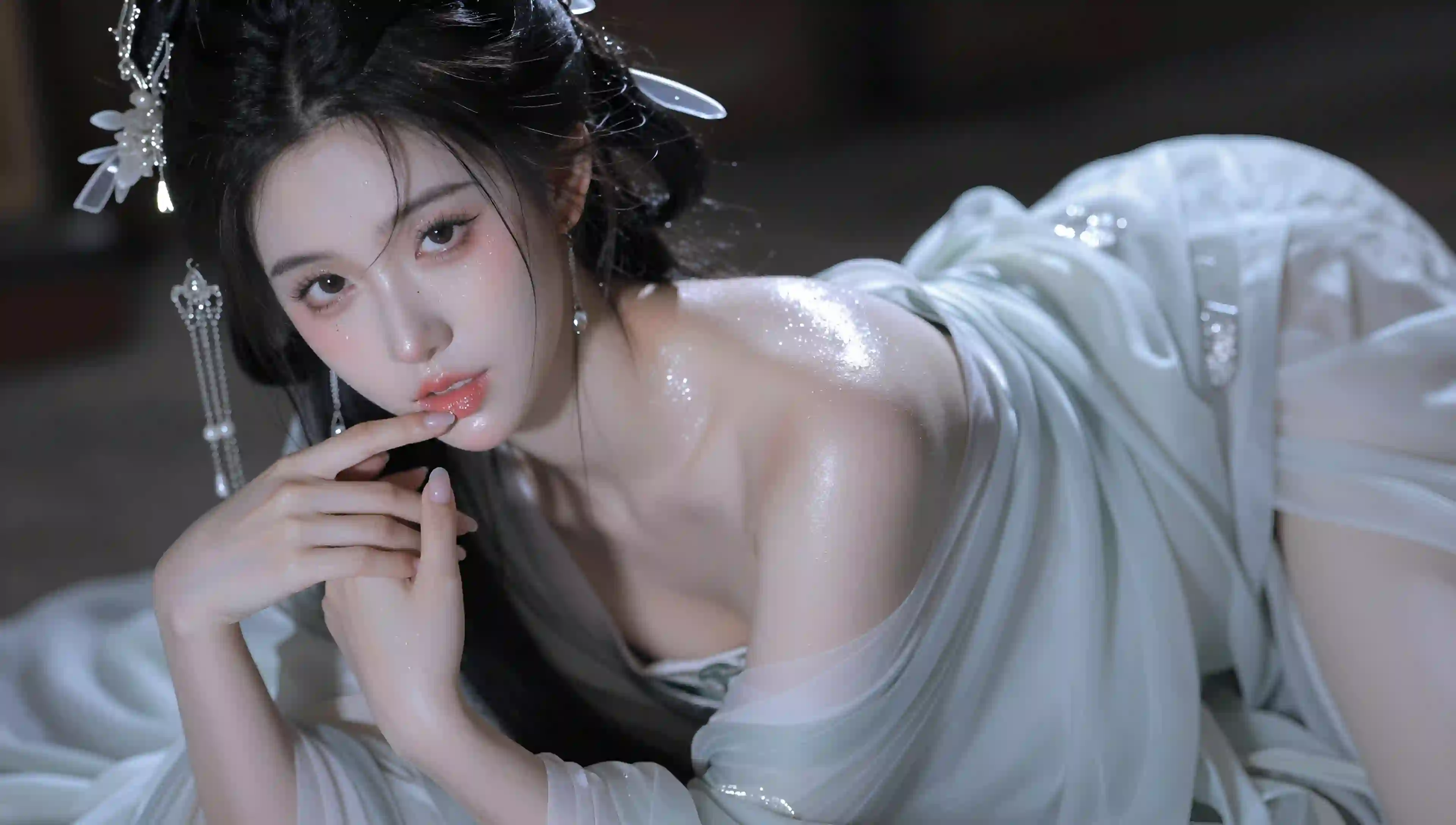 汉服 古风 美女 半身像 闪粉 精致妆容 银饰 唯美女神