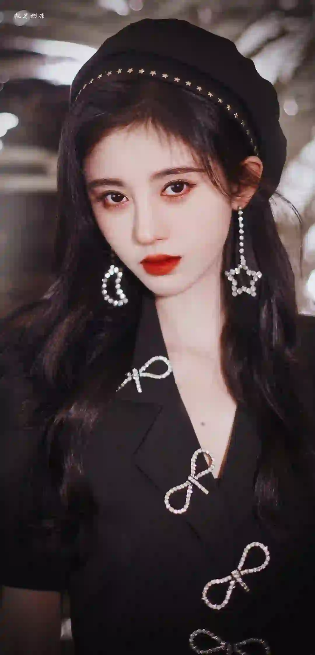 鞠婧祎 戴着帽子的长发女孩 时尚穿搭女孩 黑色衣服