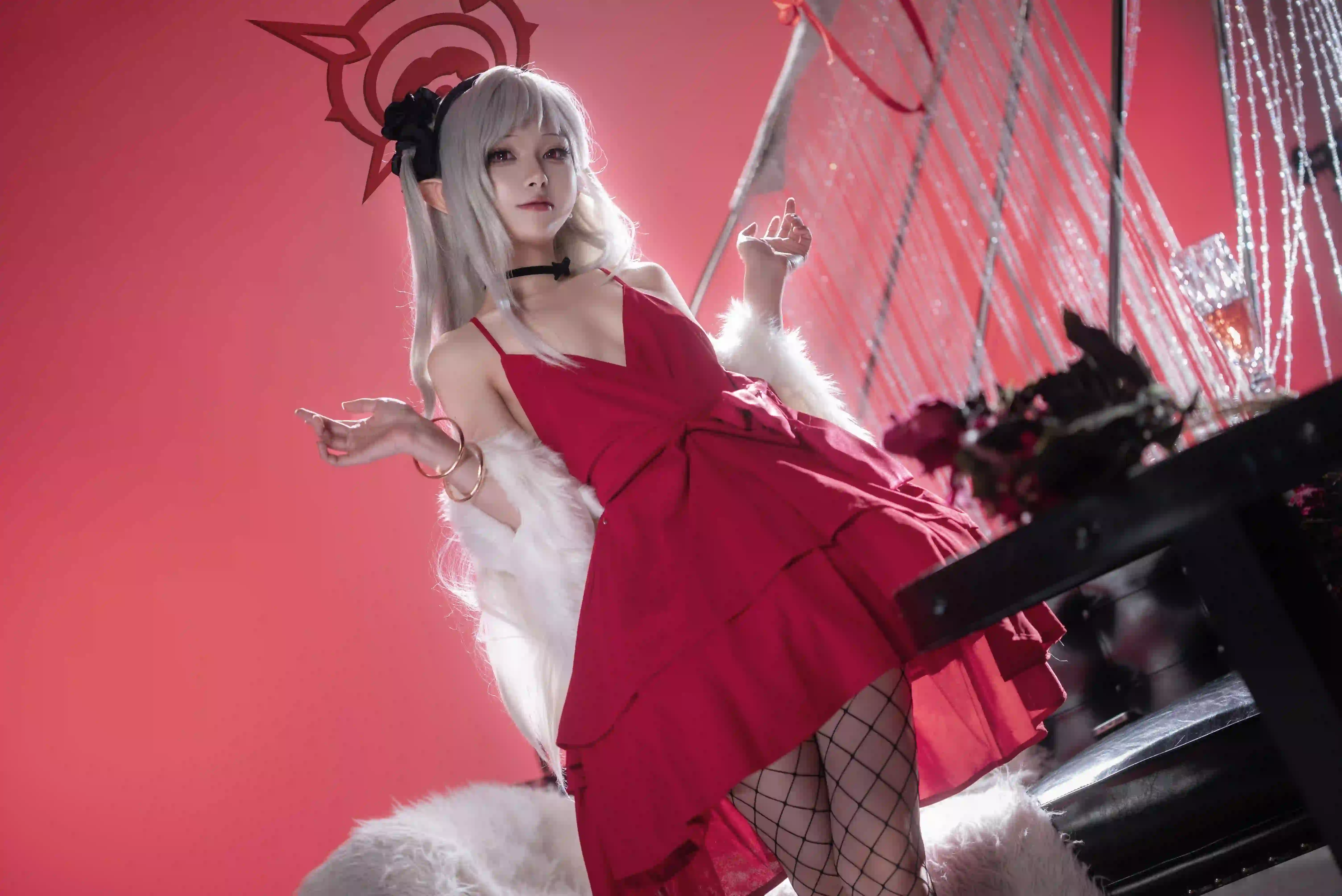 红裙美女 cos coser 渔网袜 长腿美女 吊带美女