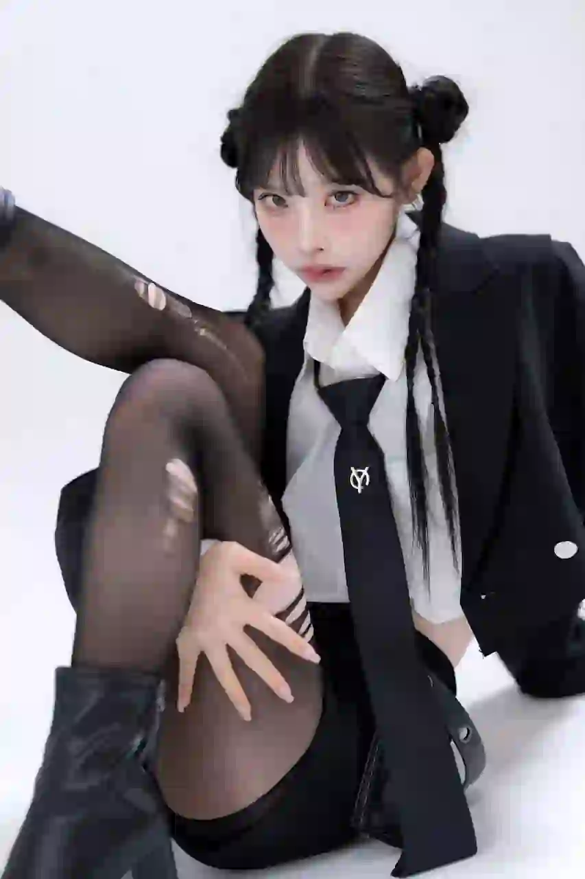 长发美女 时尚穿搭 性感 丝袜美腿 破洞丝袜 西装