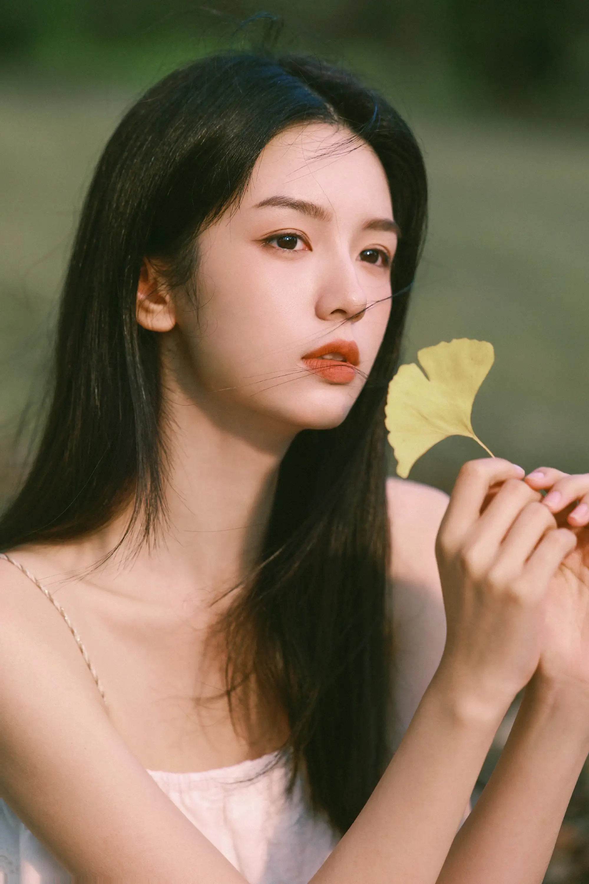 微风 长发 美女 吊带裙 枫叶 周也