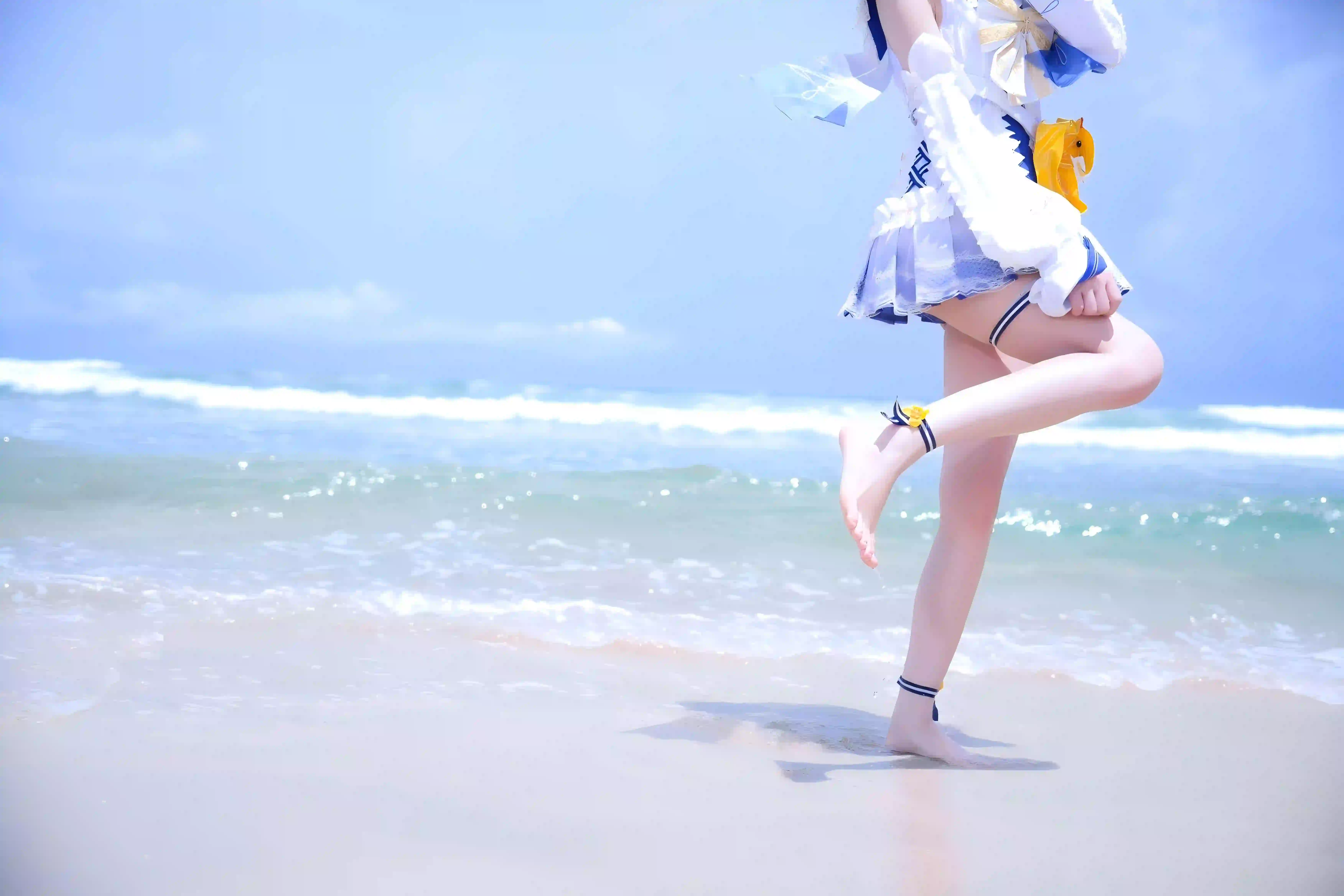 cosplay 户外写真 沙滩 天空 长腿美女 性感 裙子