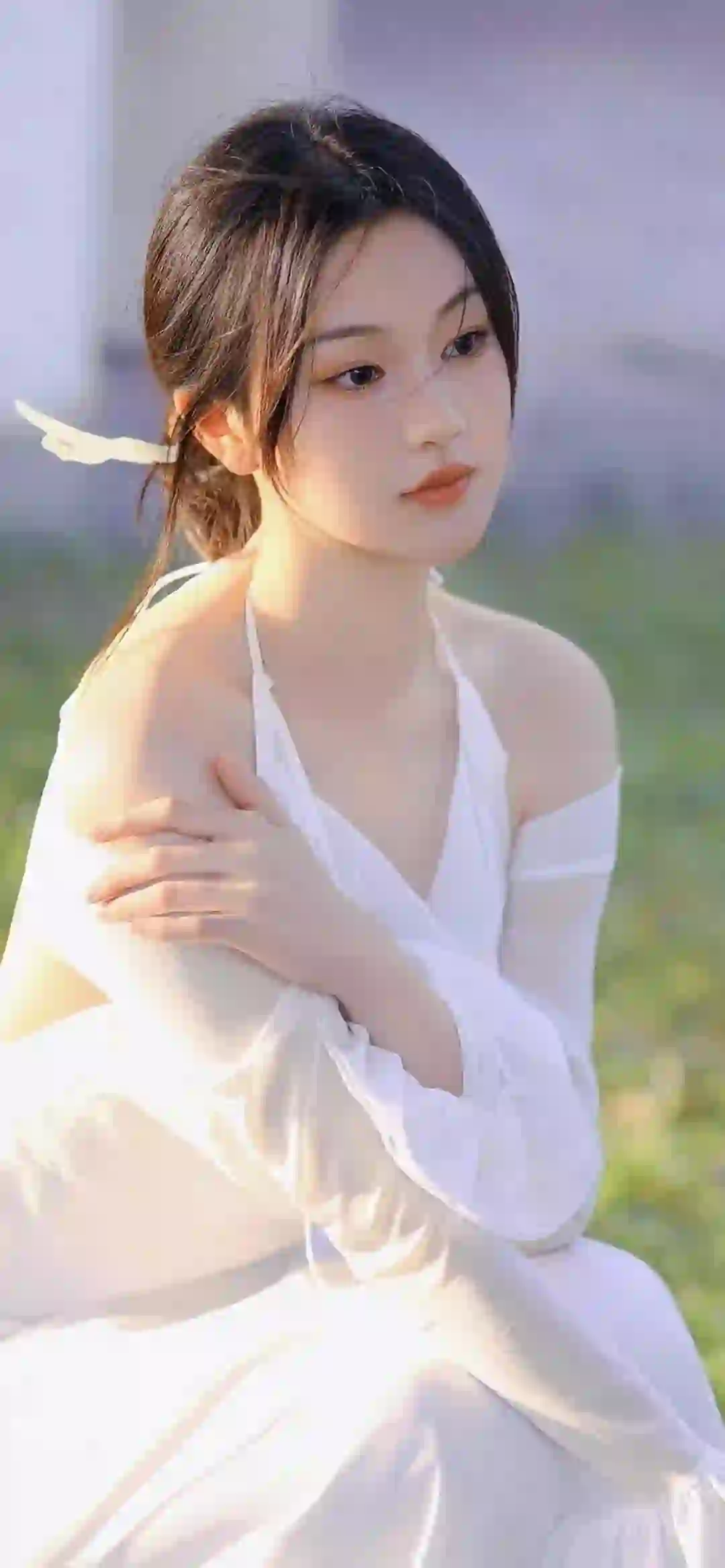 白色吊带长裙美女 户外写真 