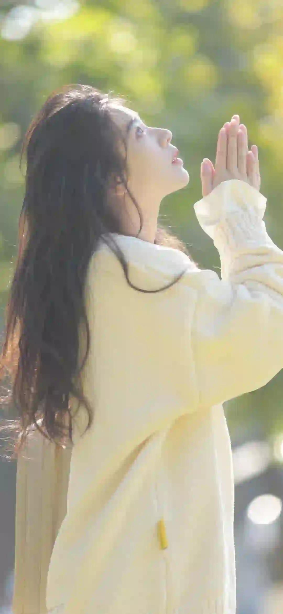 侧脸 长发美女 清纯 清新 户外