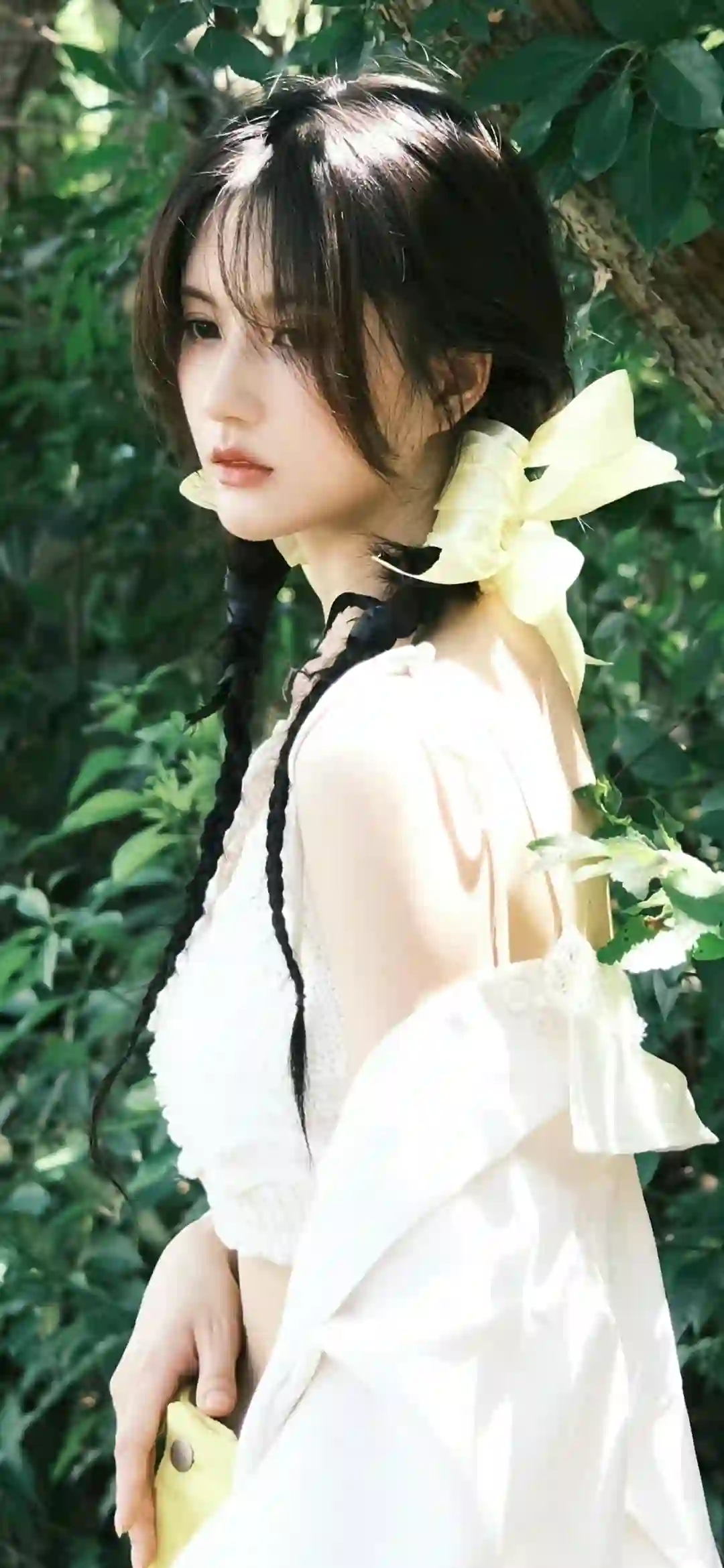 美女明星 刘些宁 白色长裙 唯美 户外