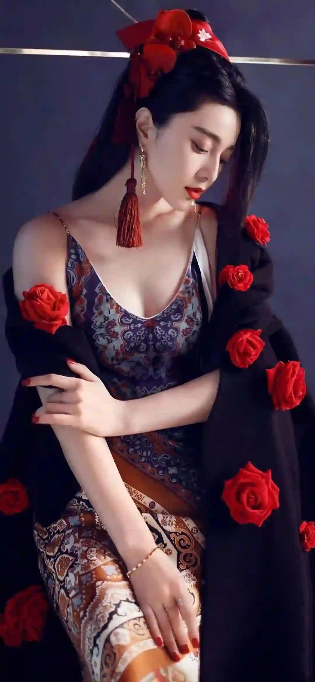 美女 范冰冰 长发性感美女 个性穿搭 玫瑰花