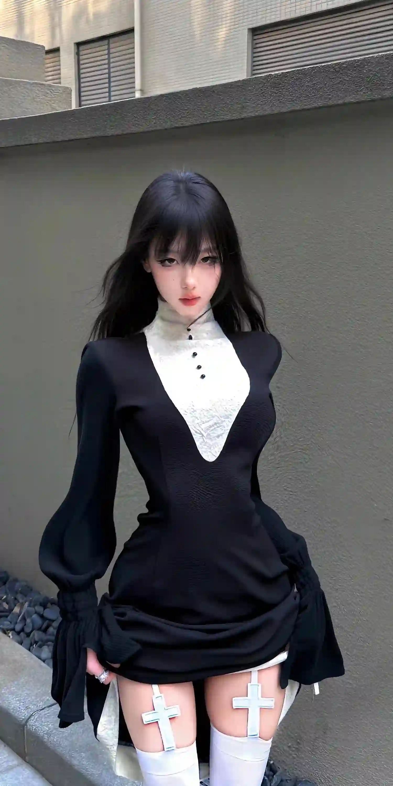黑裙白袜少女 长发 站姿 时尚穿搭 街拍