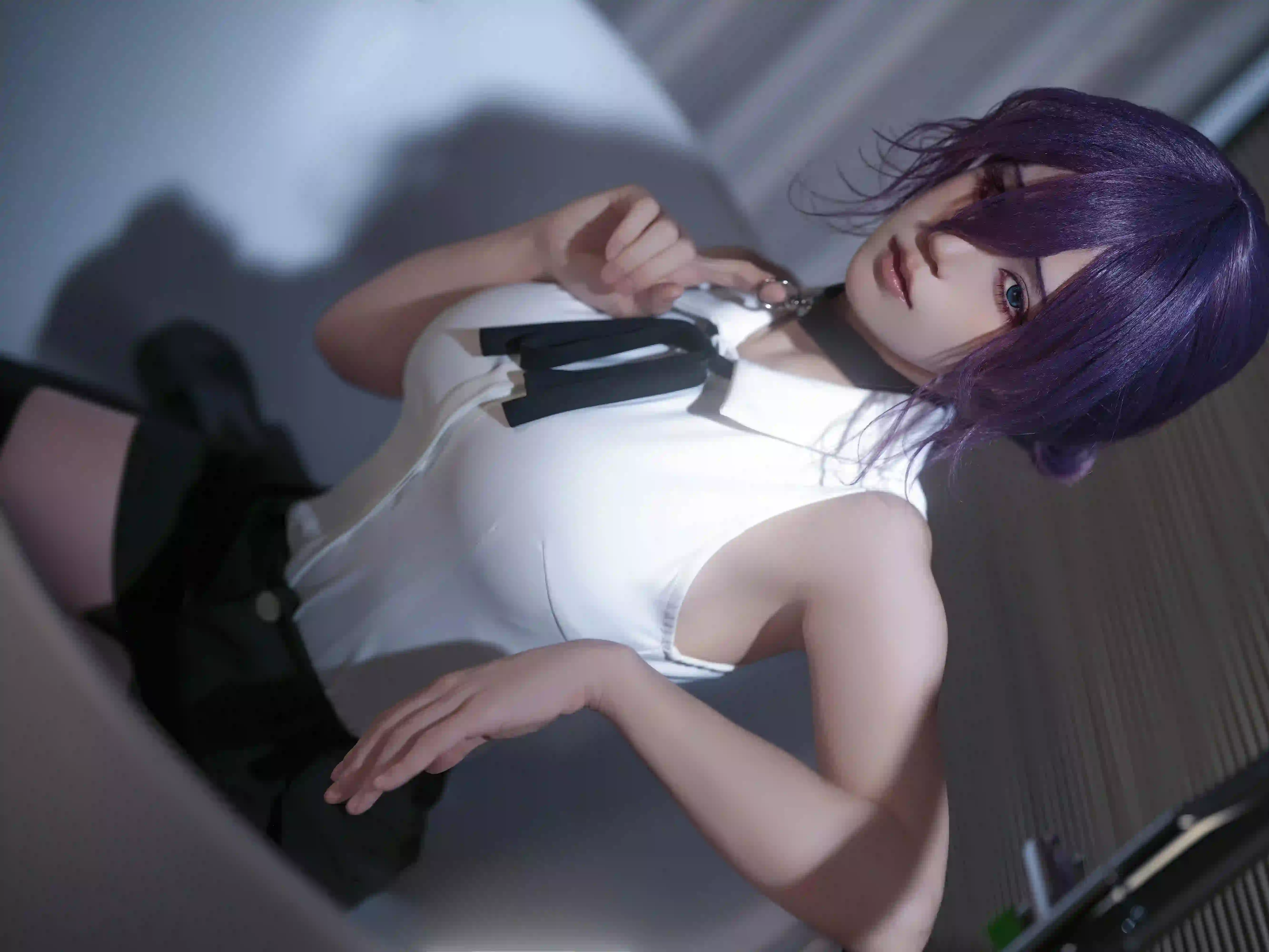 紫色头发 长发美女 白色衣服 性感 浴缸