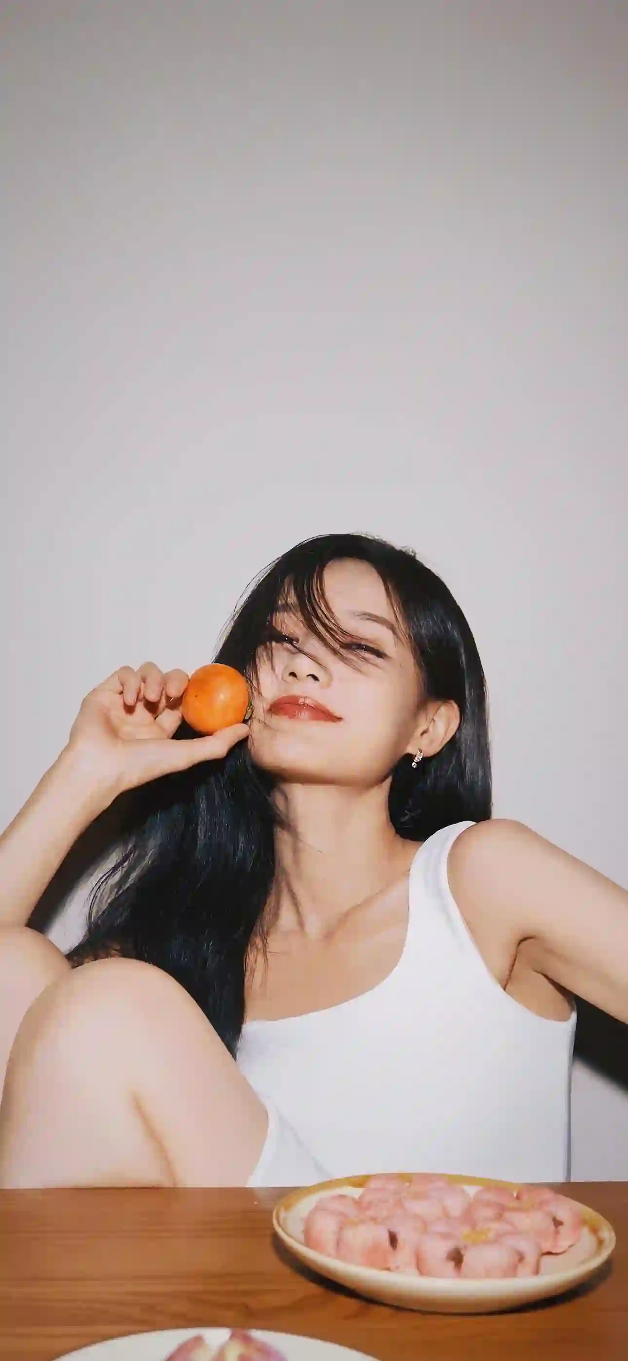 长发性感美女 美女明星 李一桐 可爱 白色衣服