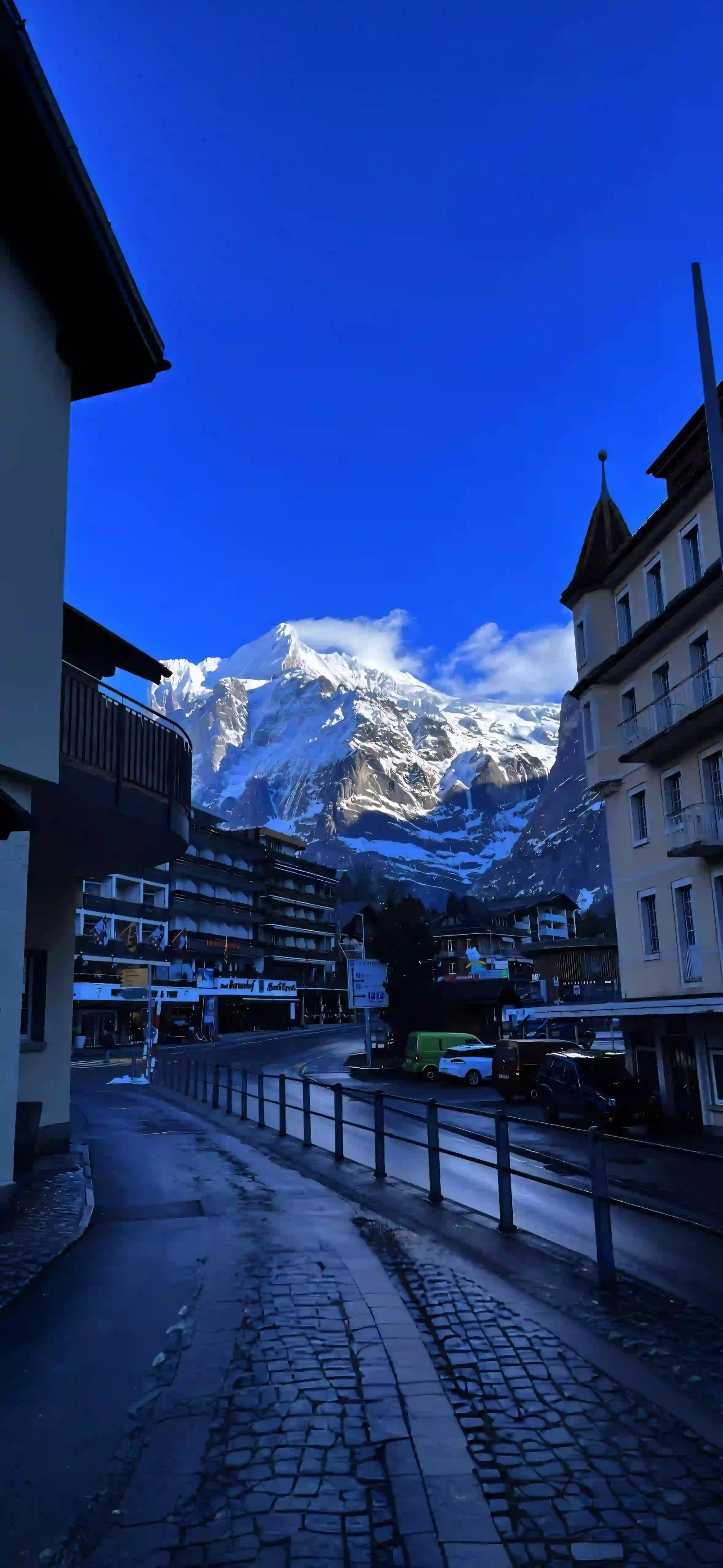 冷色调 雪山 小镇 街道