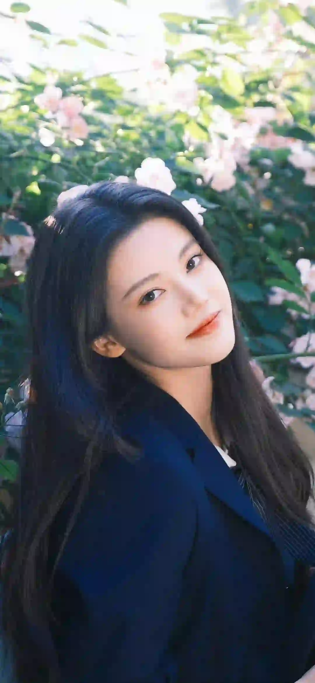 长发美女 孙珍妮 甜美微笑女孩 黑色西装