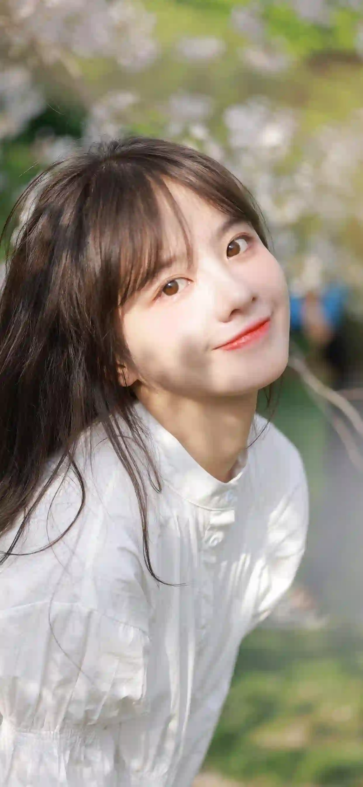 长发清纯美女 白色衣服 甜美 微笑 可爱女孩