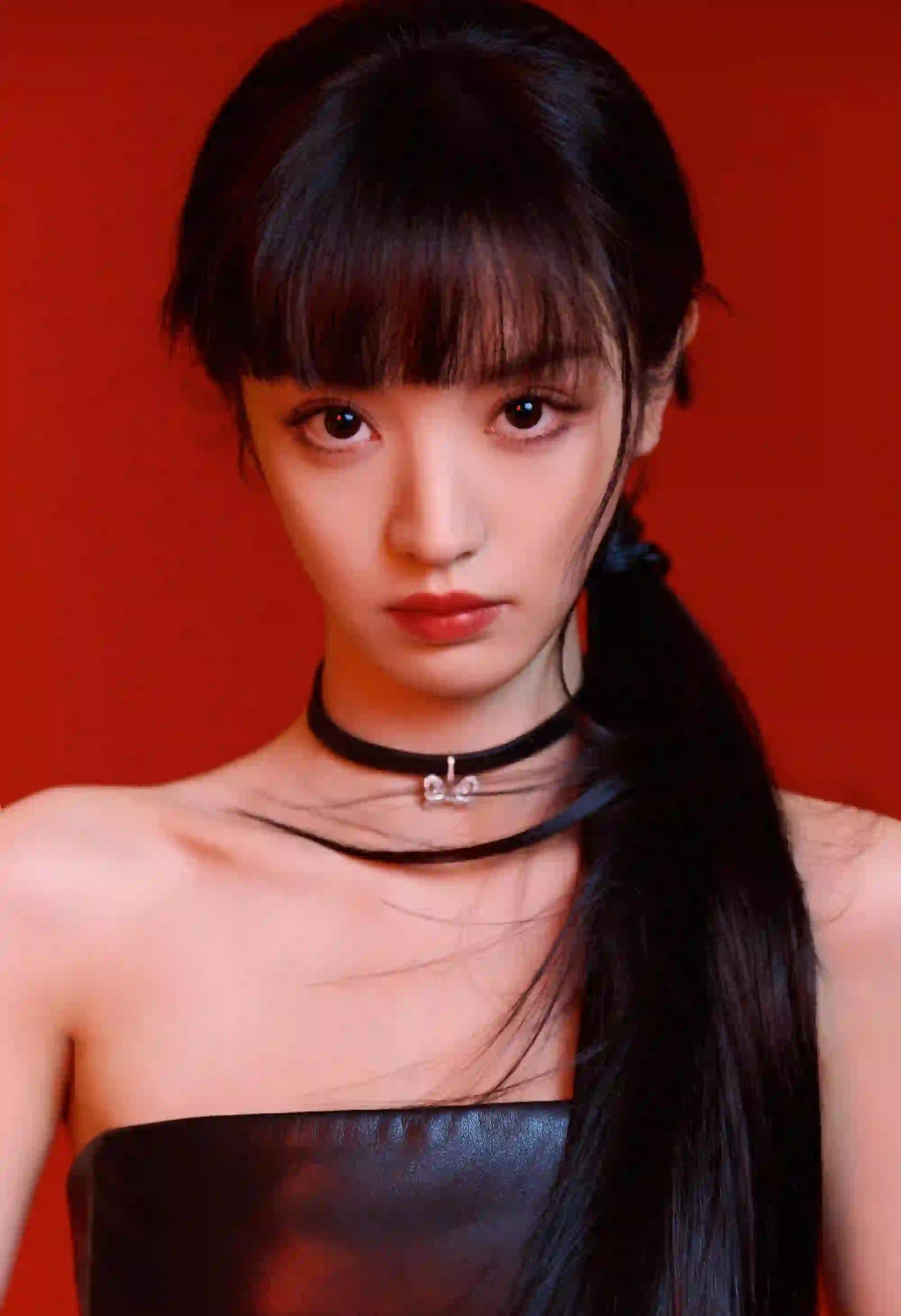田曦薇 黑色长裙 抹胸穿搭 性感美女