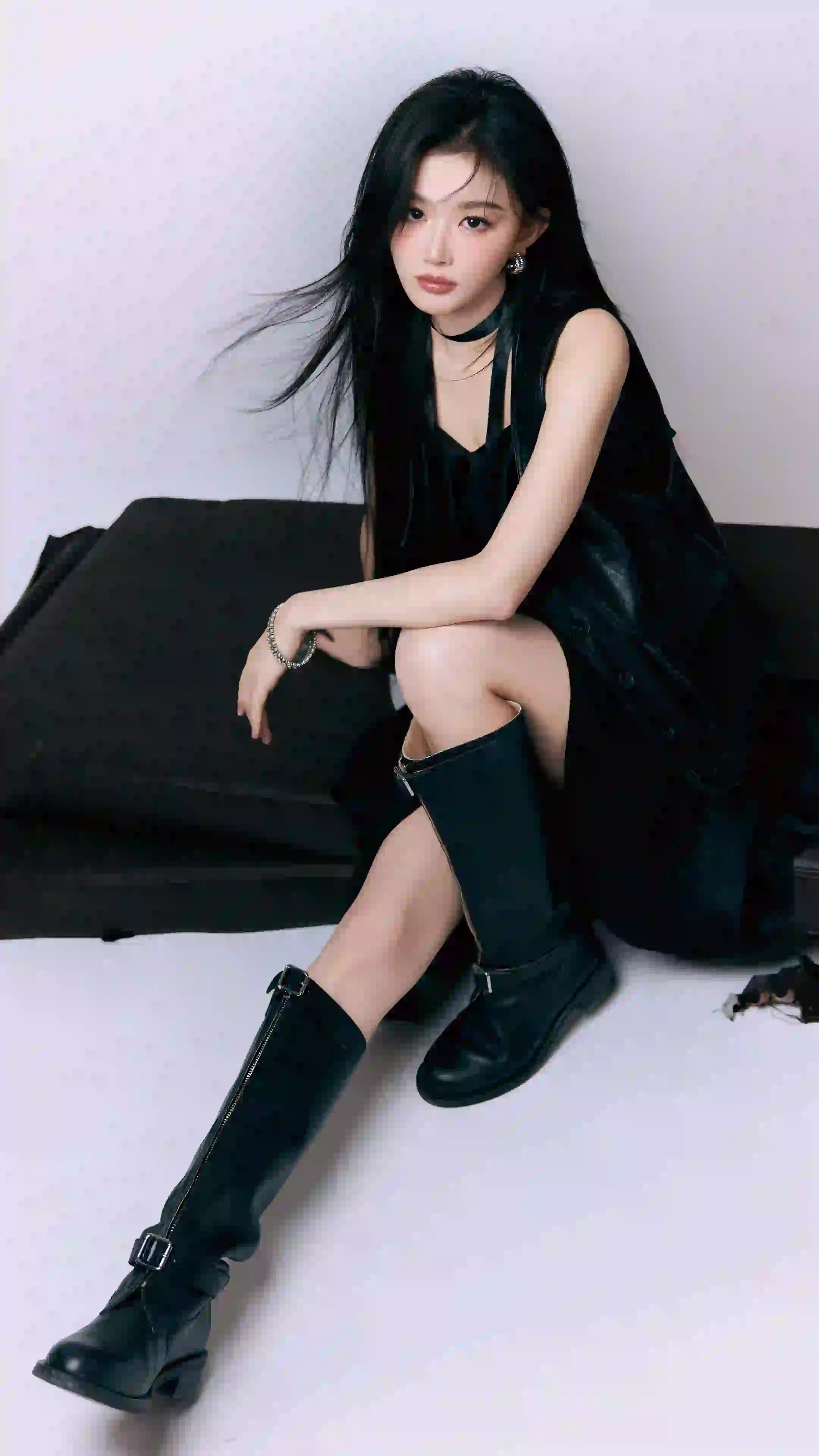 长发美女 孔雪儿 酷酷的女孩 黑色衣服 长腿美女 明星壁纸