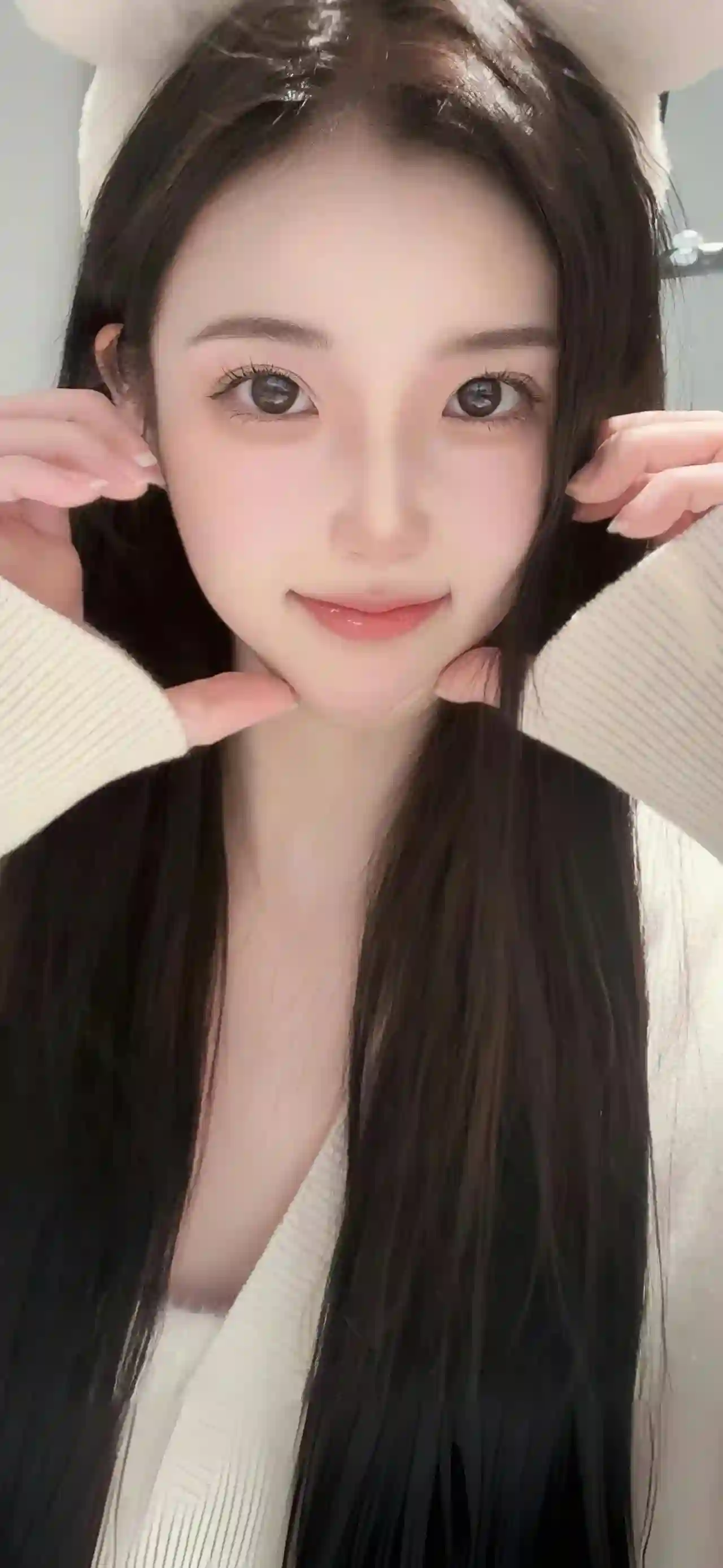 长发可爱美女 白色衣服 长发 可爱