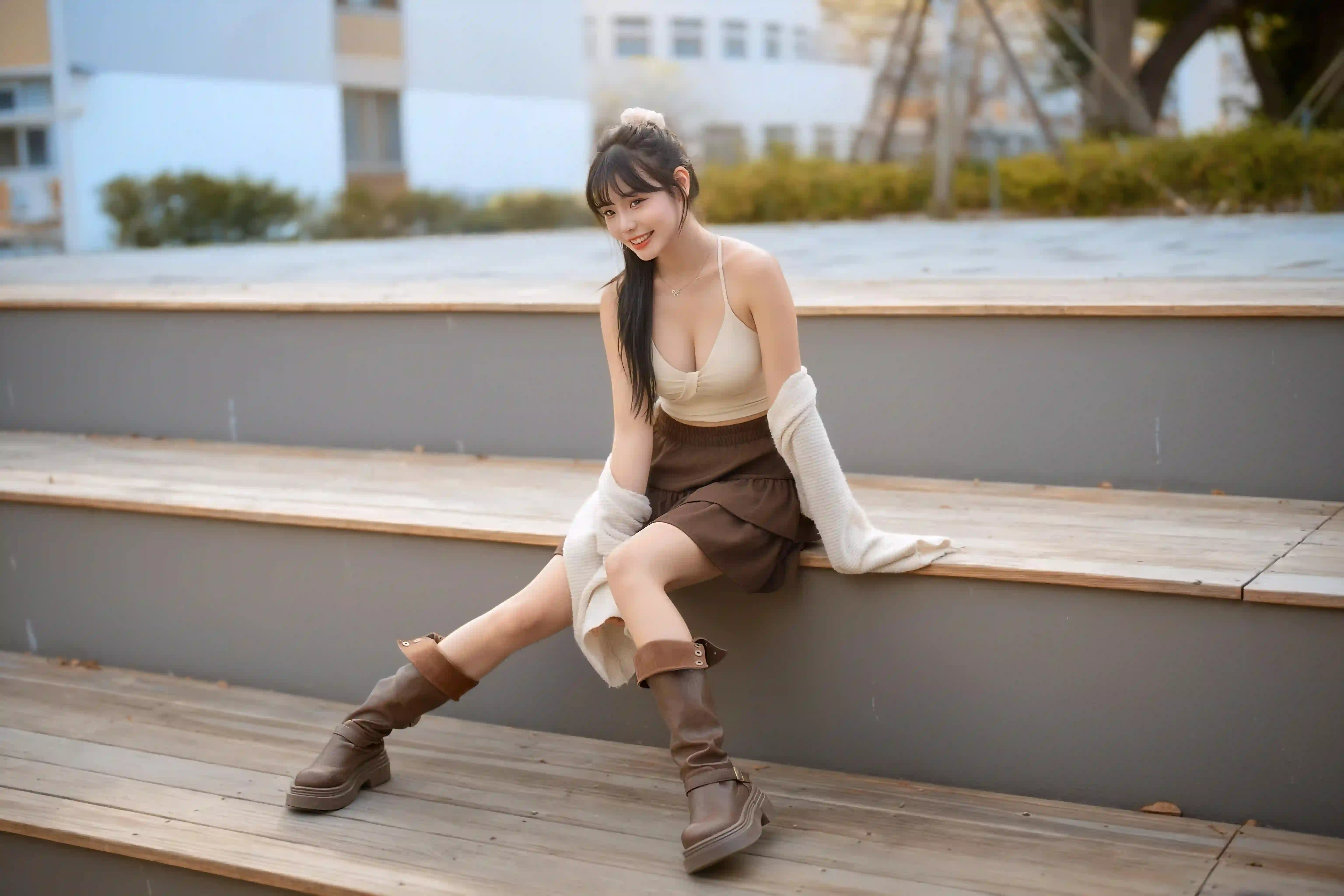 长发白裙女孩 户外写真 吊带穿搭