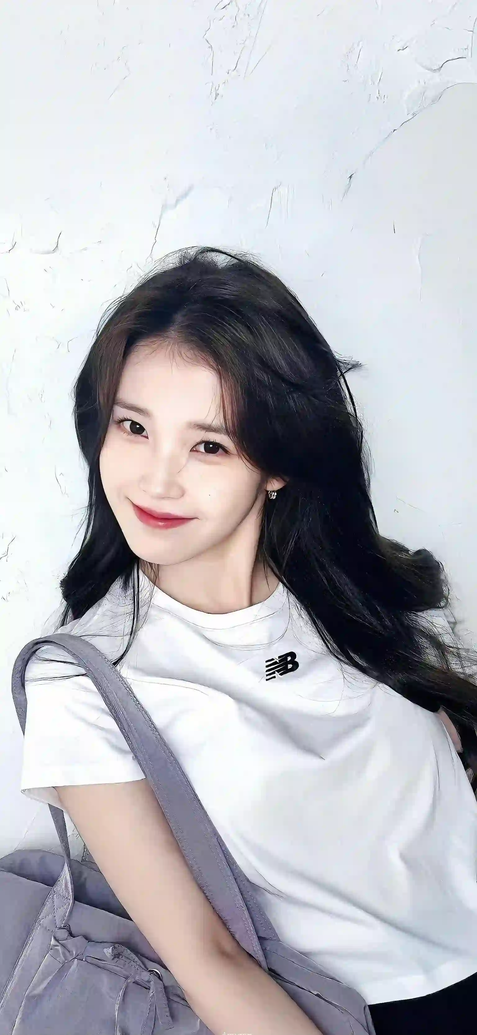 美女明星 IU 长发清纯美女 白色衣服