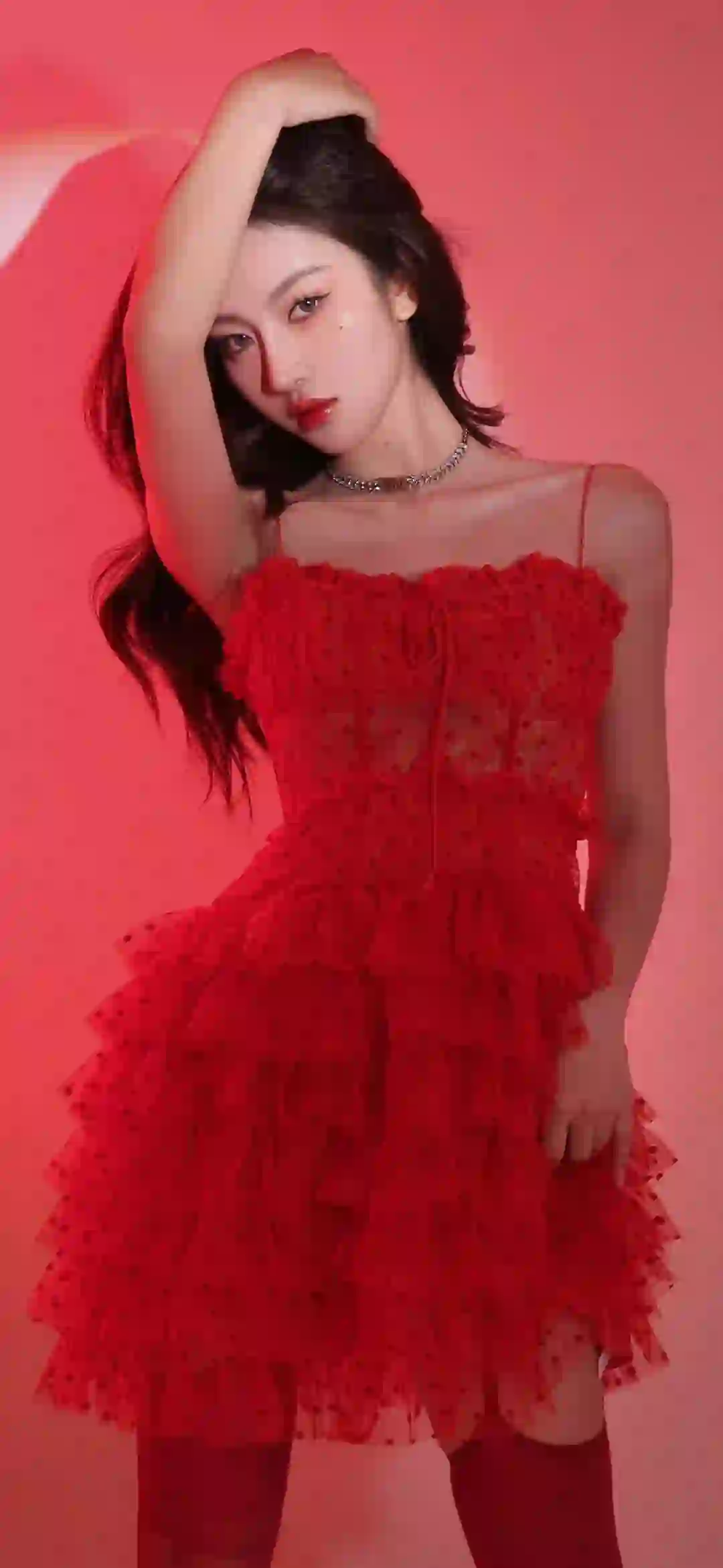 美女 长发美女 红色吊带短裙美女 丝袜 吊带丝袜 丝袜