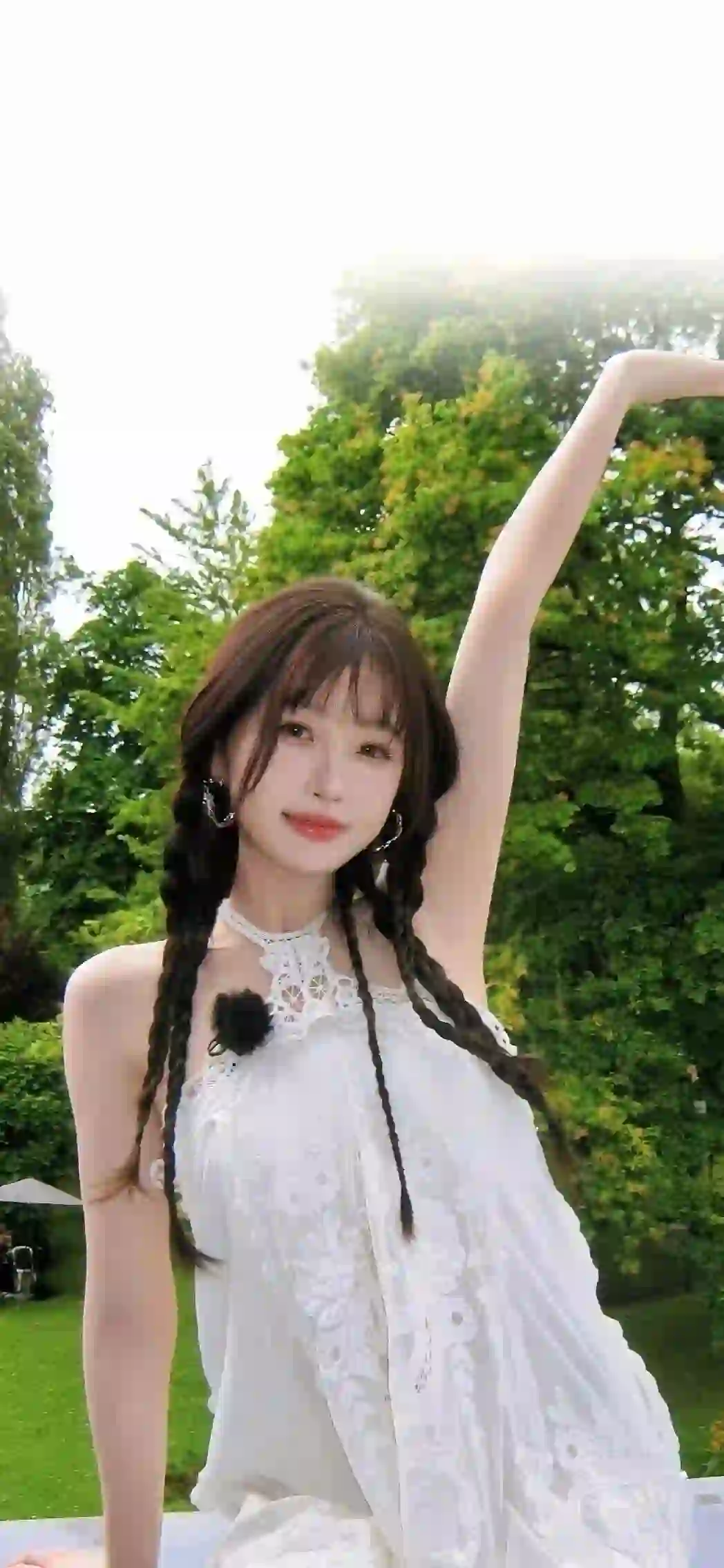 虞书欣 长发美女 辫子 白色裙子 户外 甜美