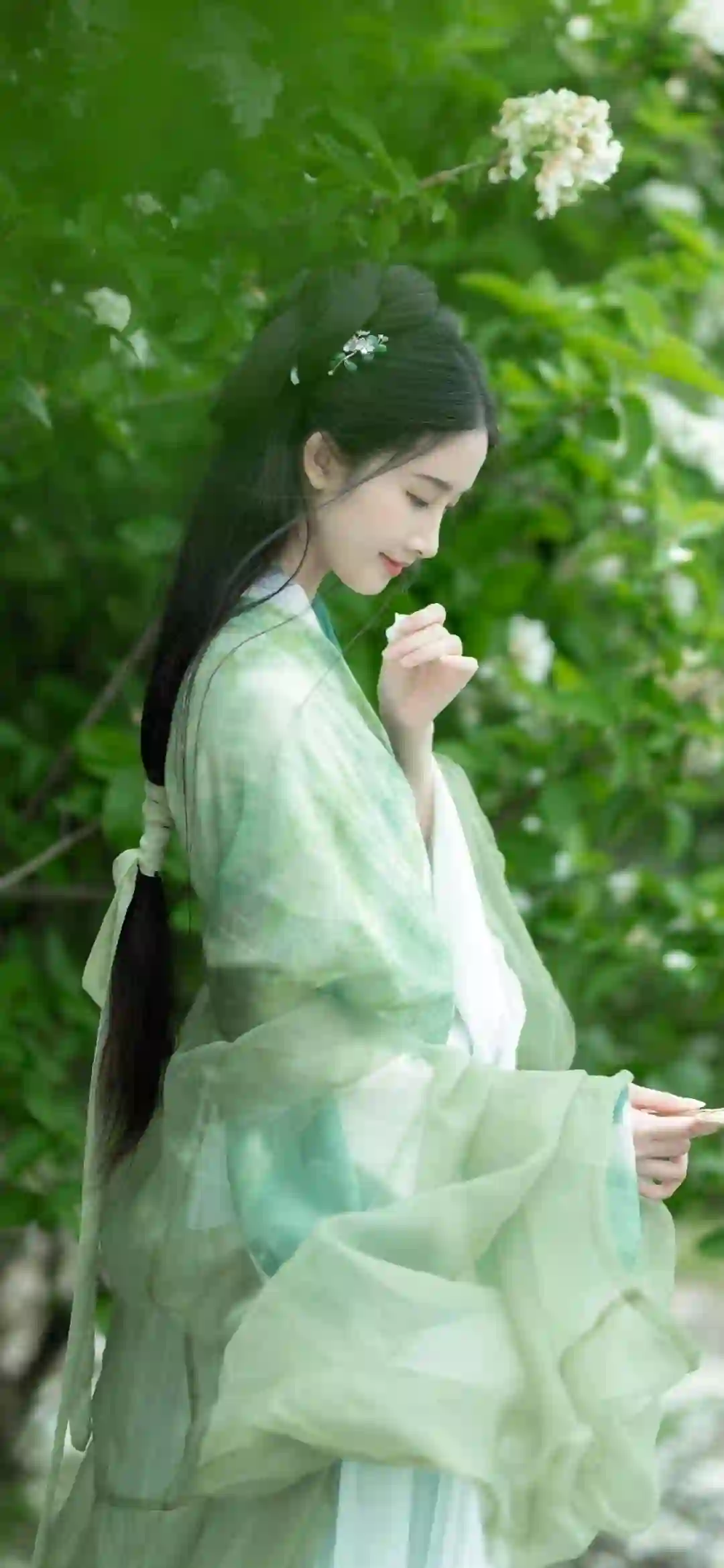 汉服古风美女 花 绿色 清纯美女 户外