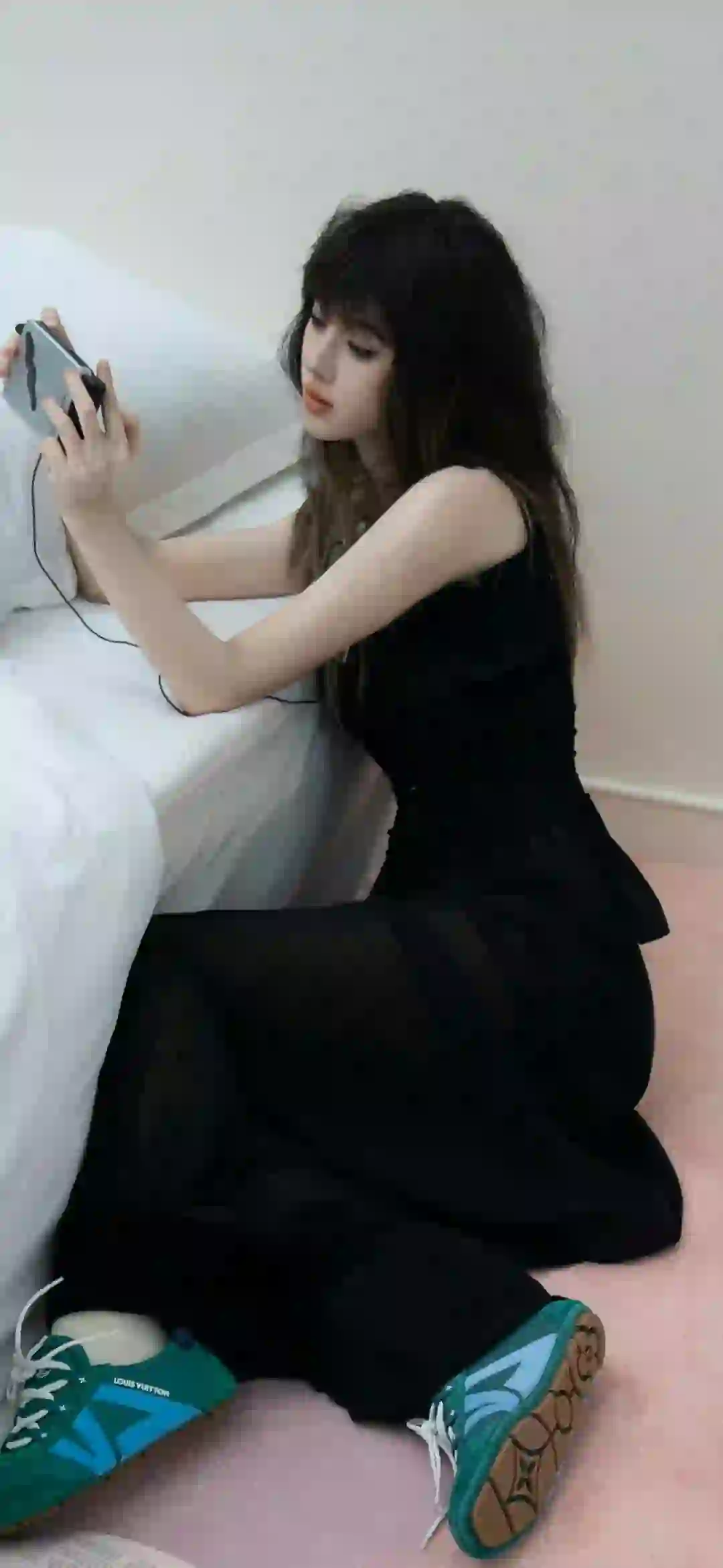 玩游戏 正在玩游戏的女孩 鞠婧祎