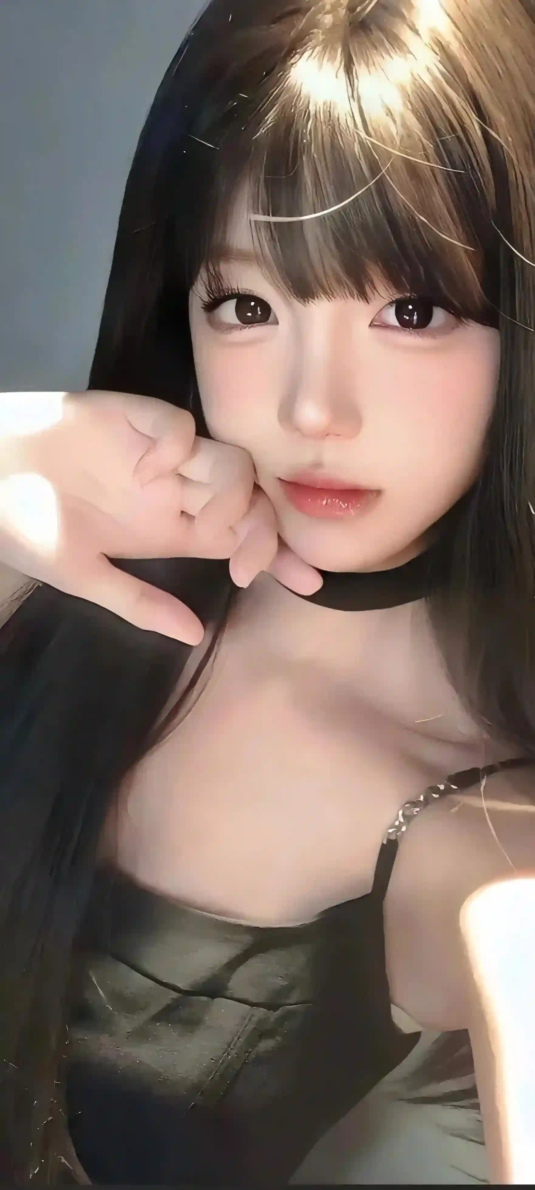 美女 长发美女 性感 黑色吊带装 自拍 