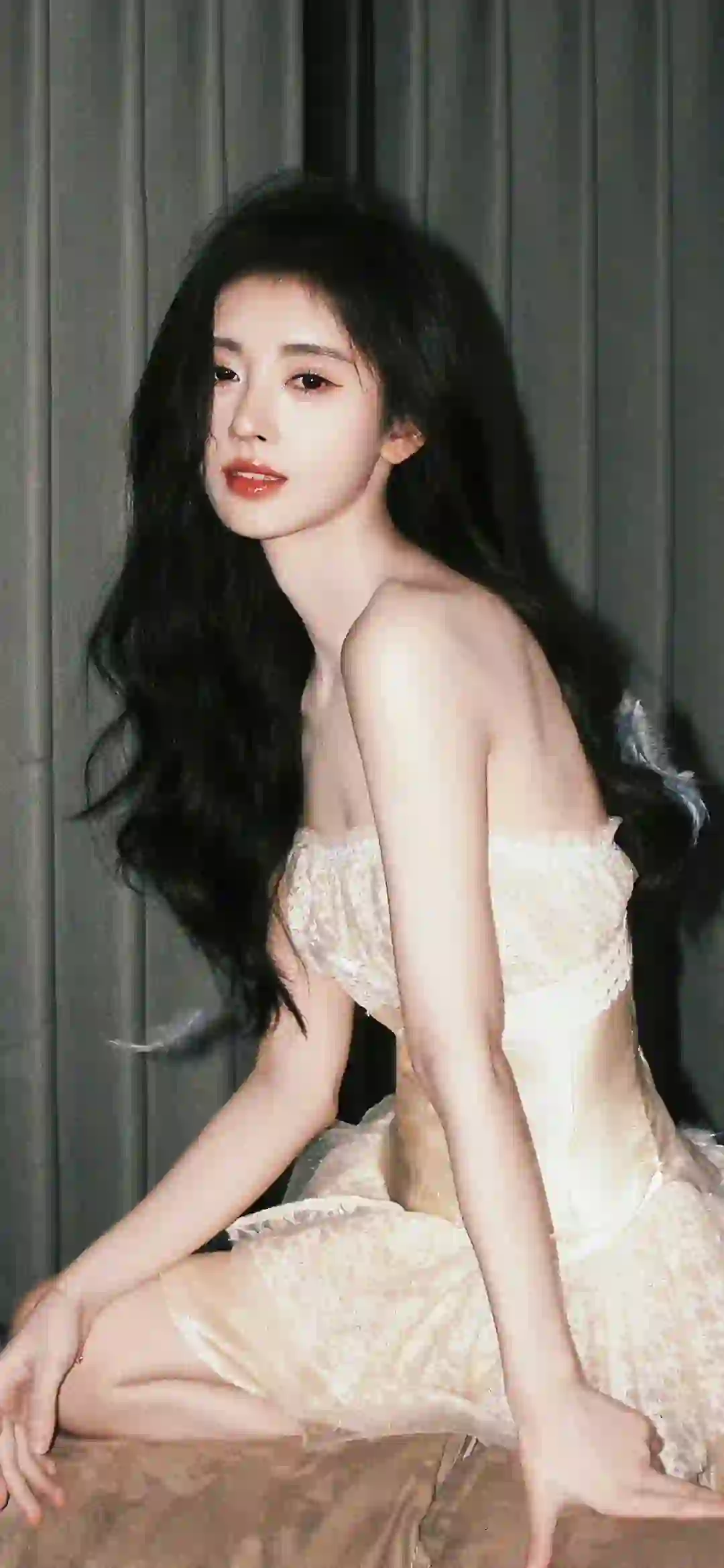 长发性感美女 鞠婧祎 抹胸长裙 抹胸穿搭