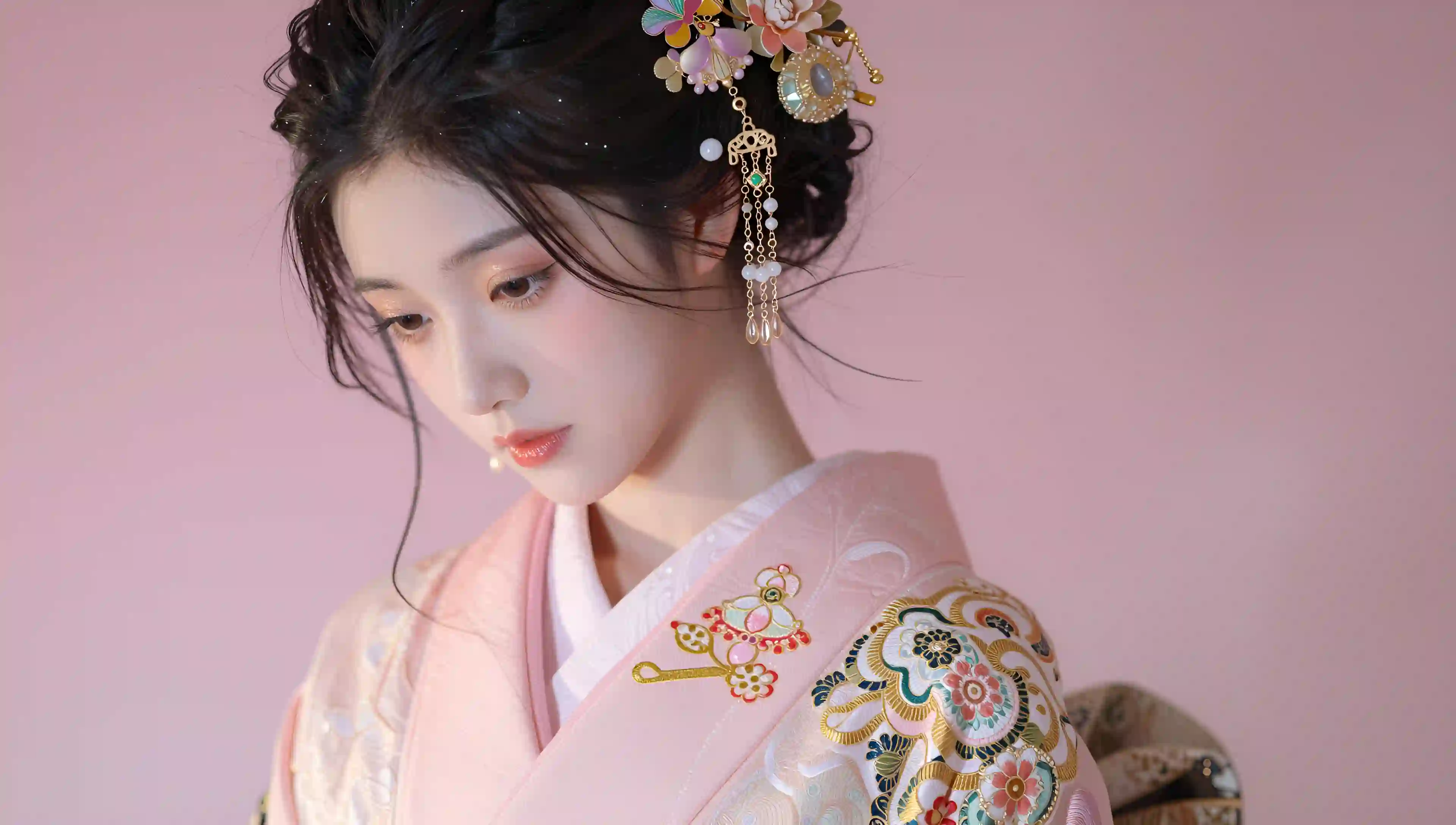 粉色汉服 古风少女 唯美肖像 精致发饰