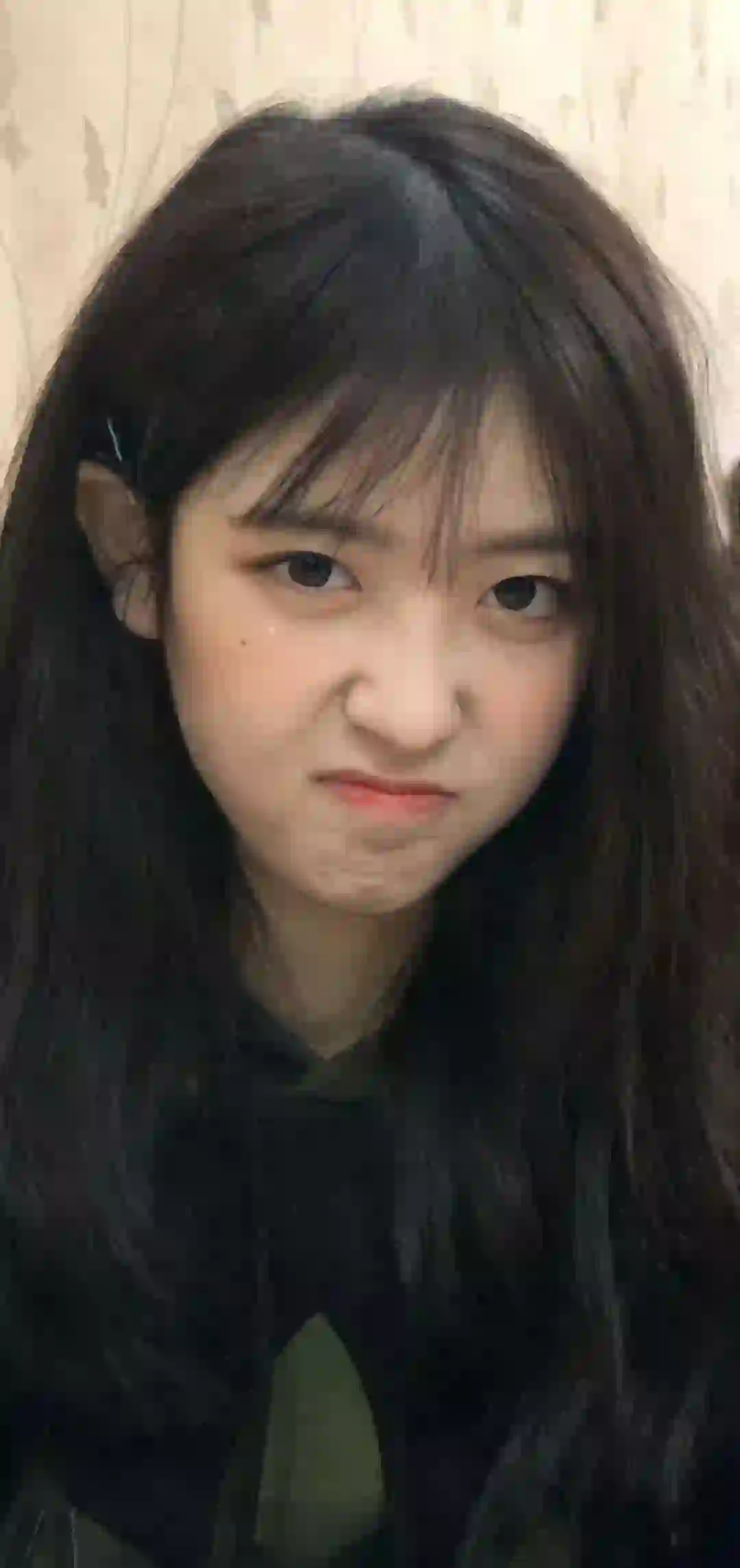 可爱女孩 长发美女 俏皮
