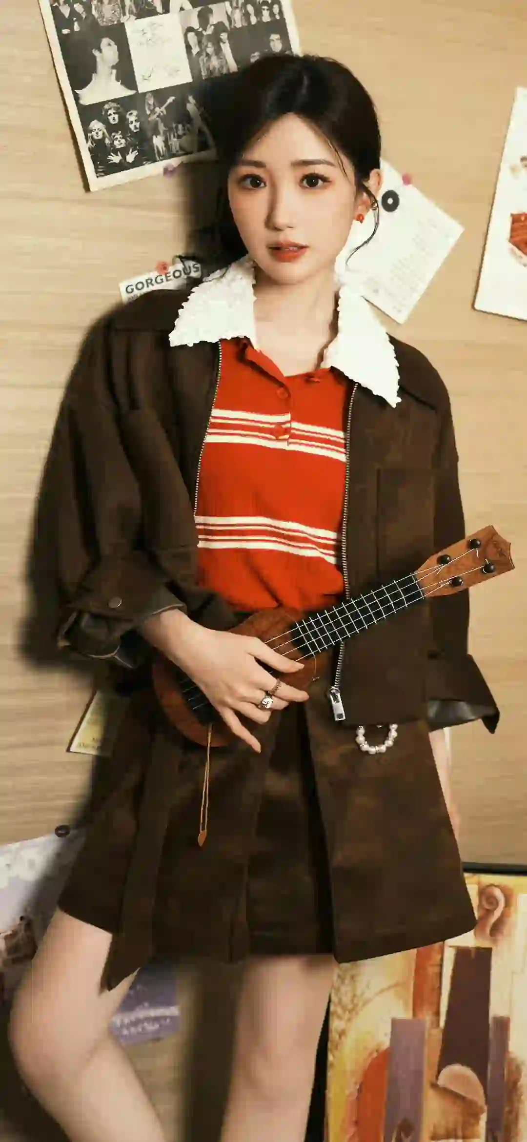 毛晓彤 可爱女孩 迷你吉他