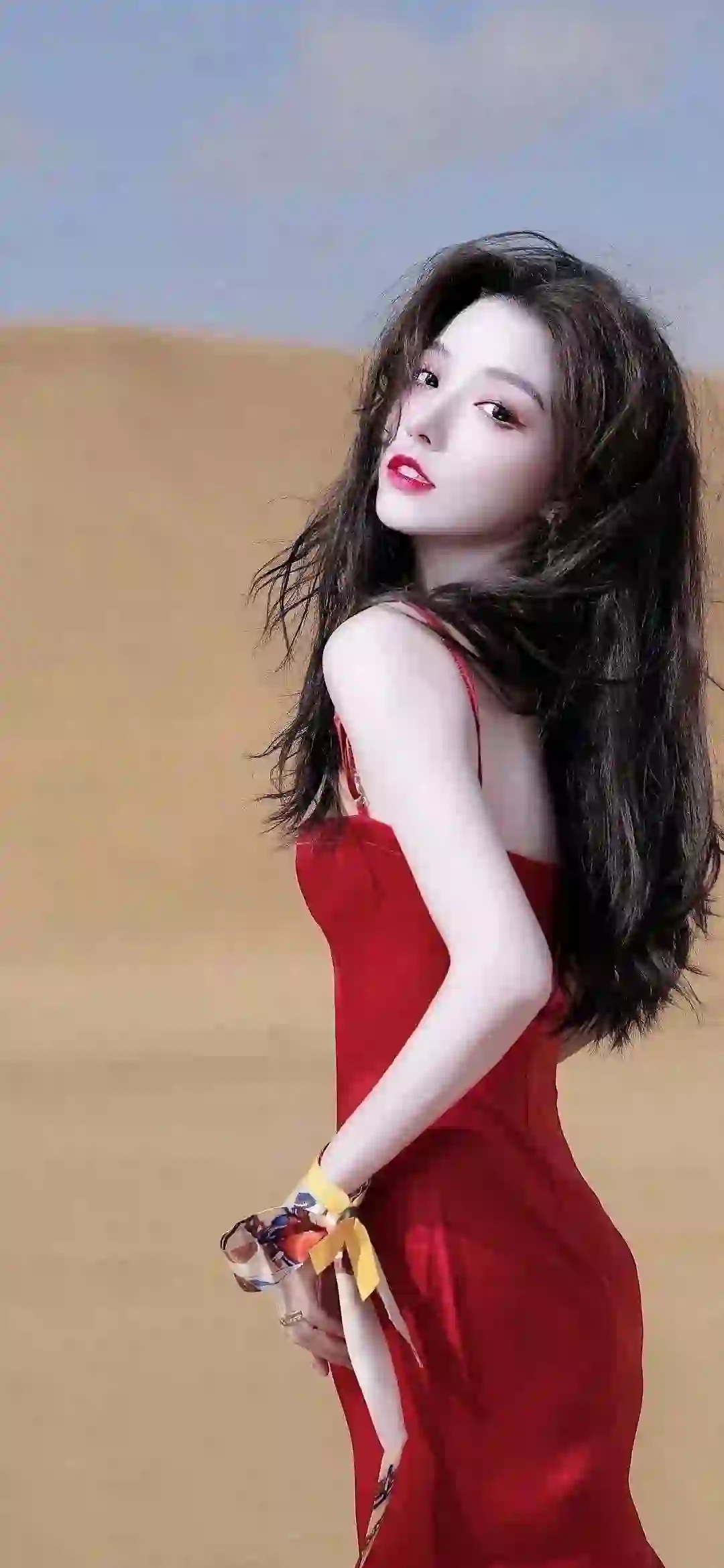 性感美女 长发红裙美女 沙漠 红色吊带裙