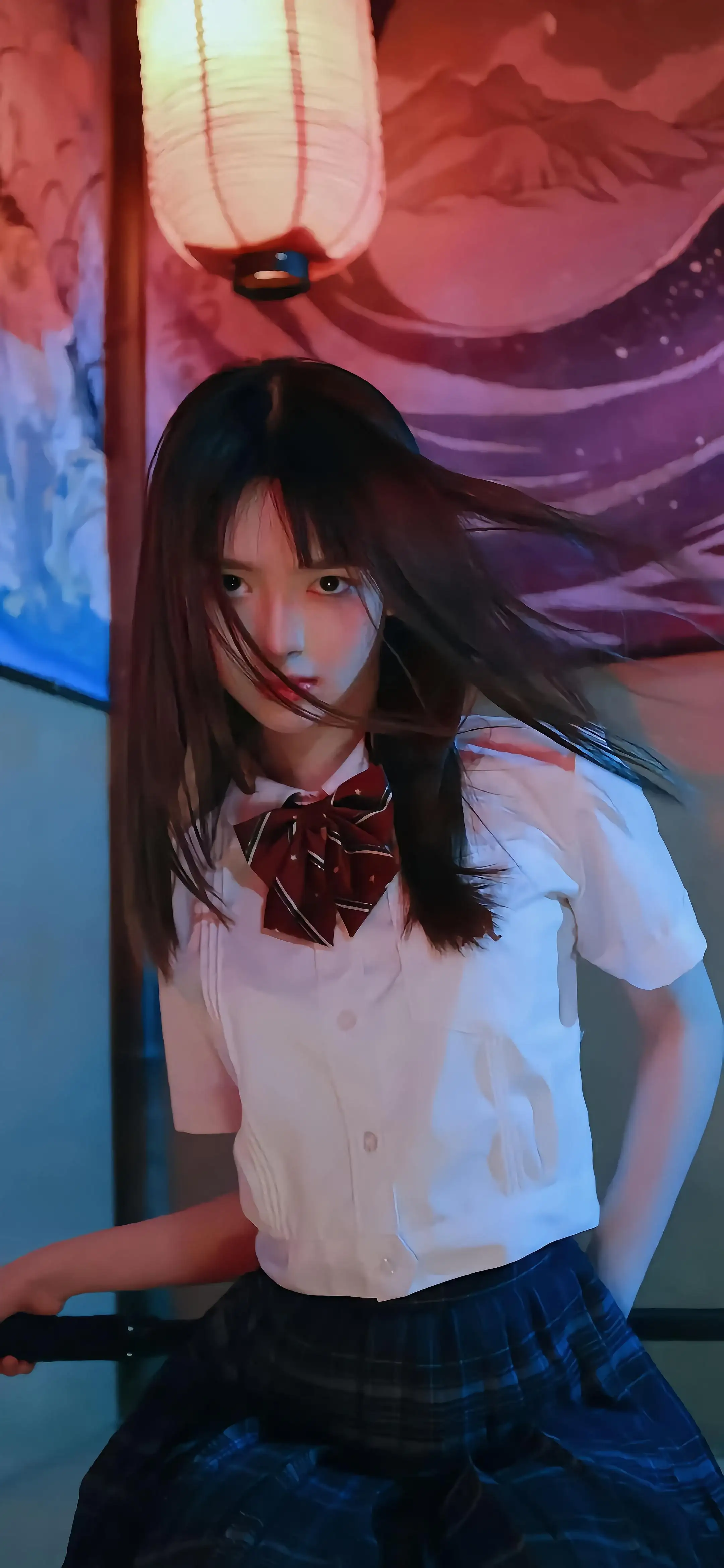 酷酷的长发jk美女