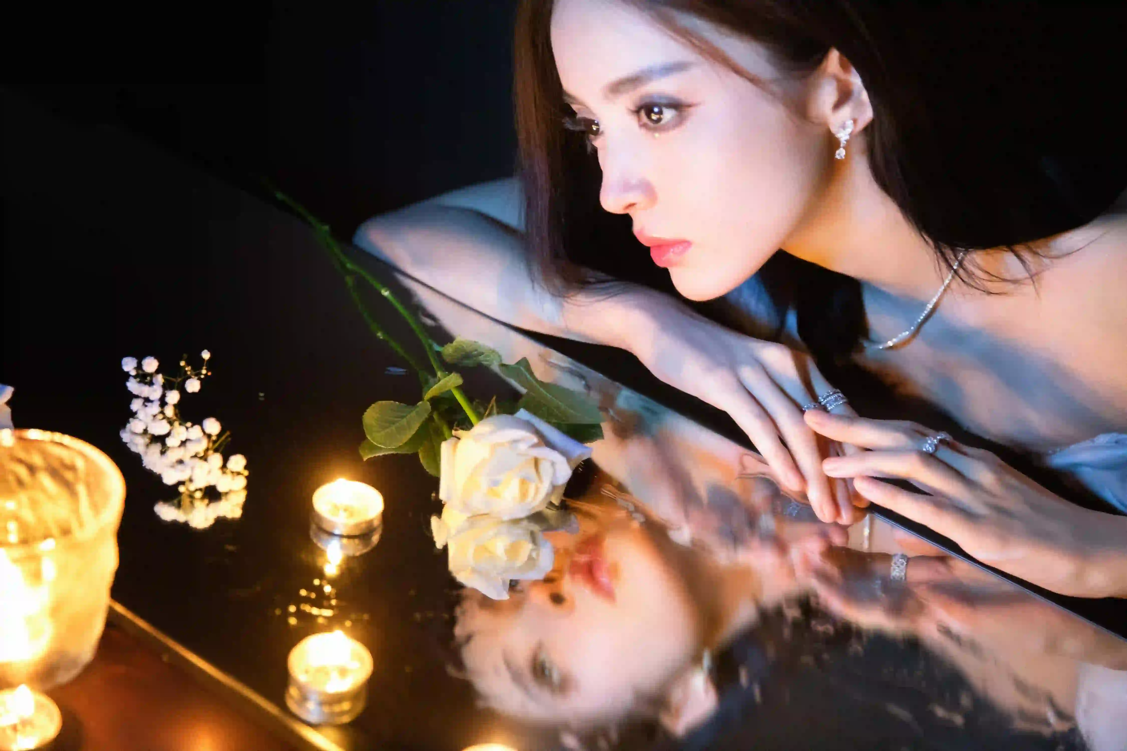 古力娜扎 长发美女 优雅 烛光