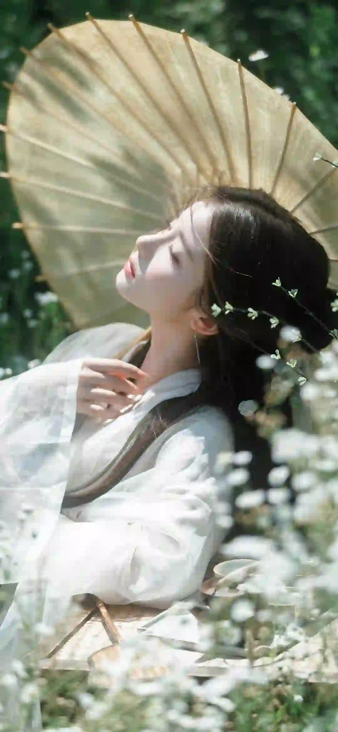 古风美女 田园风格 长发清纯美女 白色古风汉服 白色花朵