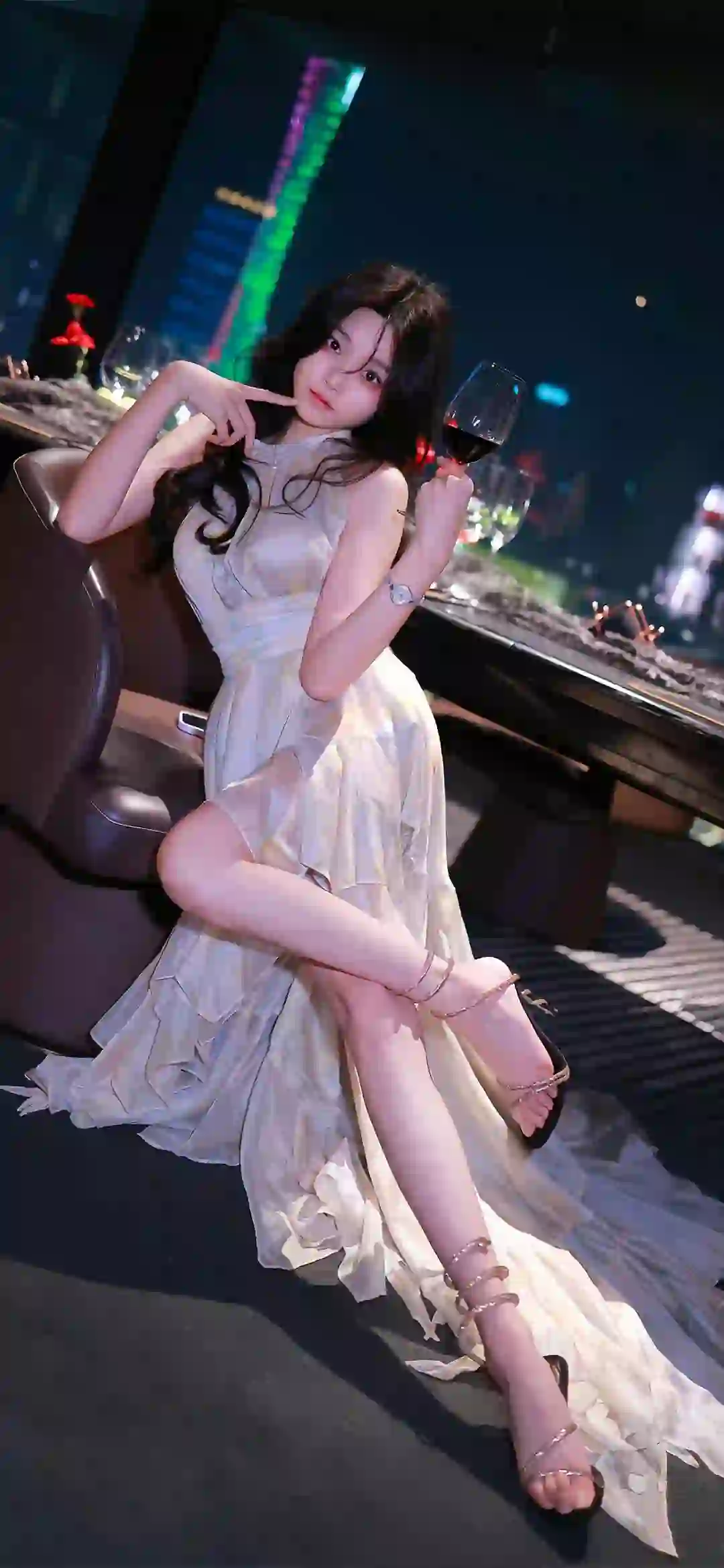长腿美女 户外写真 白色长裙