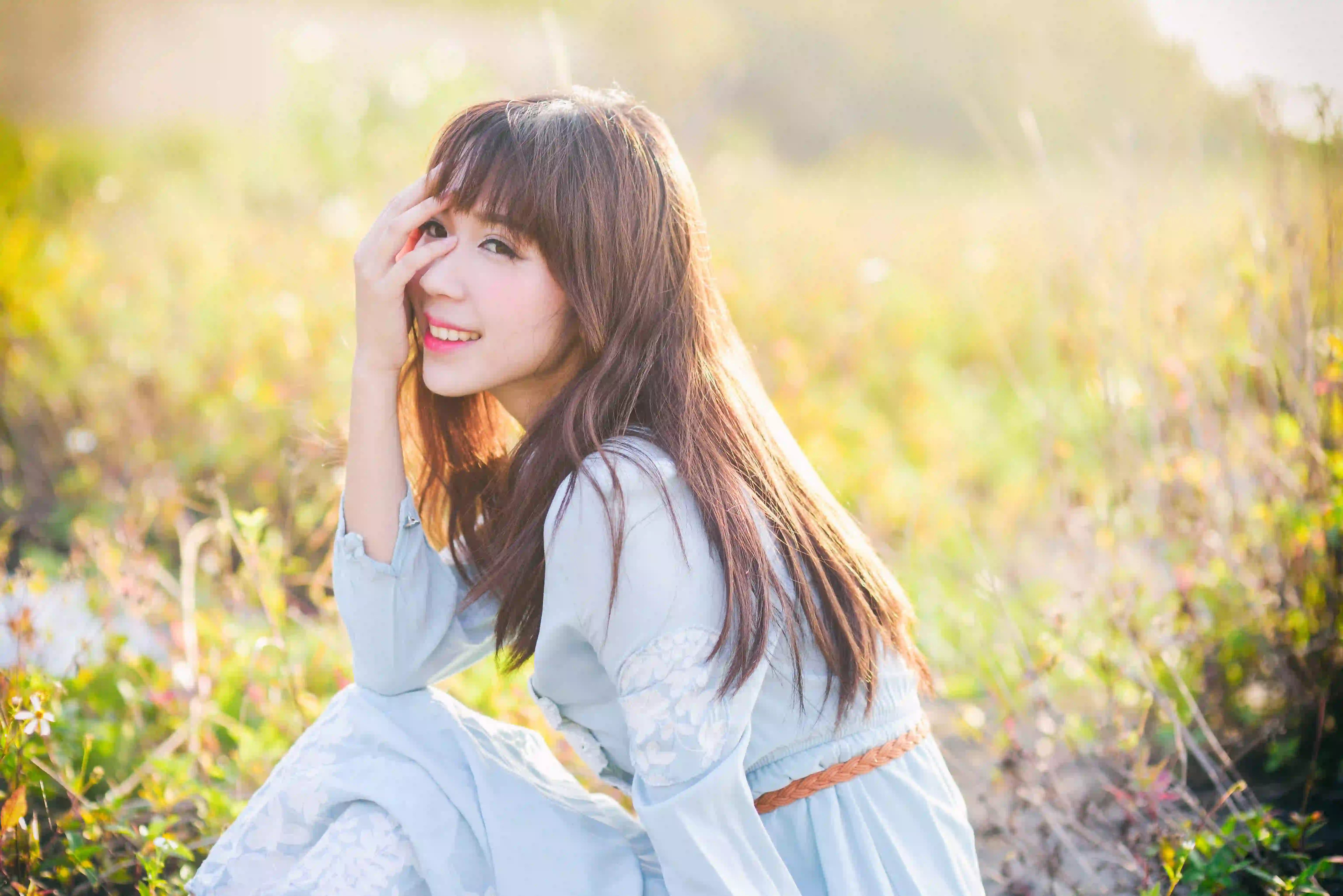 长发美女 户外 阳光 自然