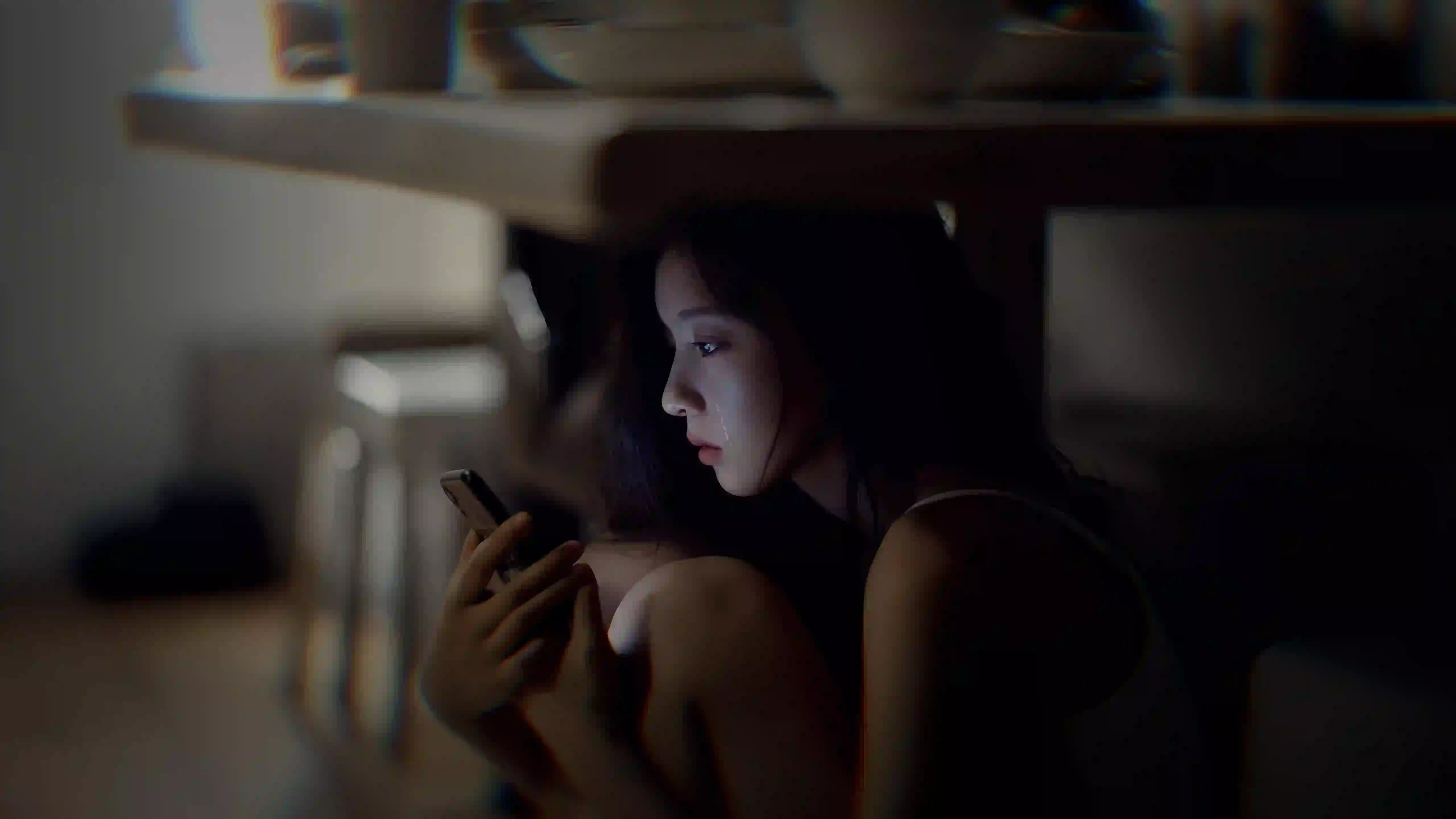 美女 长发美女 失恋女孩 哭泣