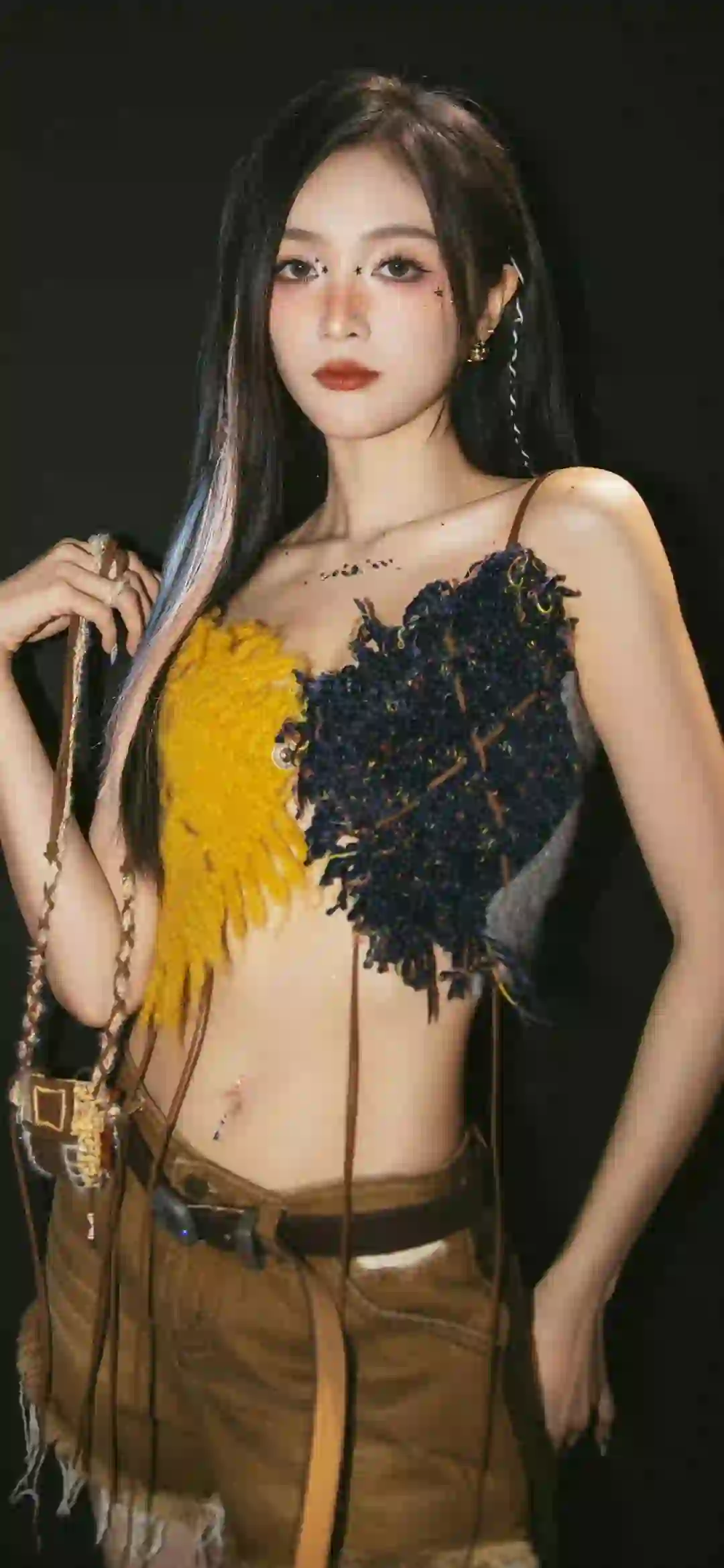 长发美女 吴宣仪 时尚美女 性感美女 吊带美女 渐变头发