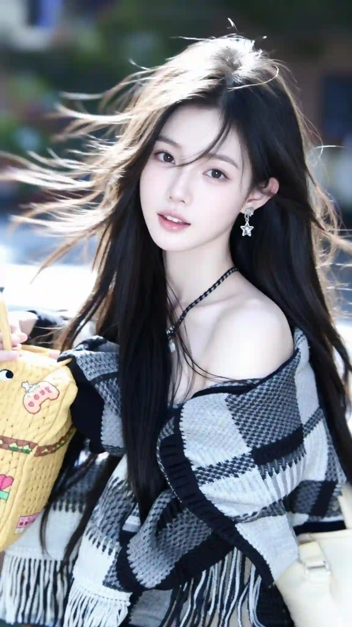 长发美女 格子外套 清纯 微风