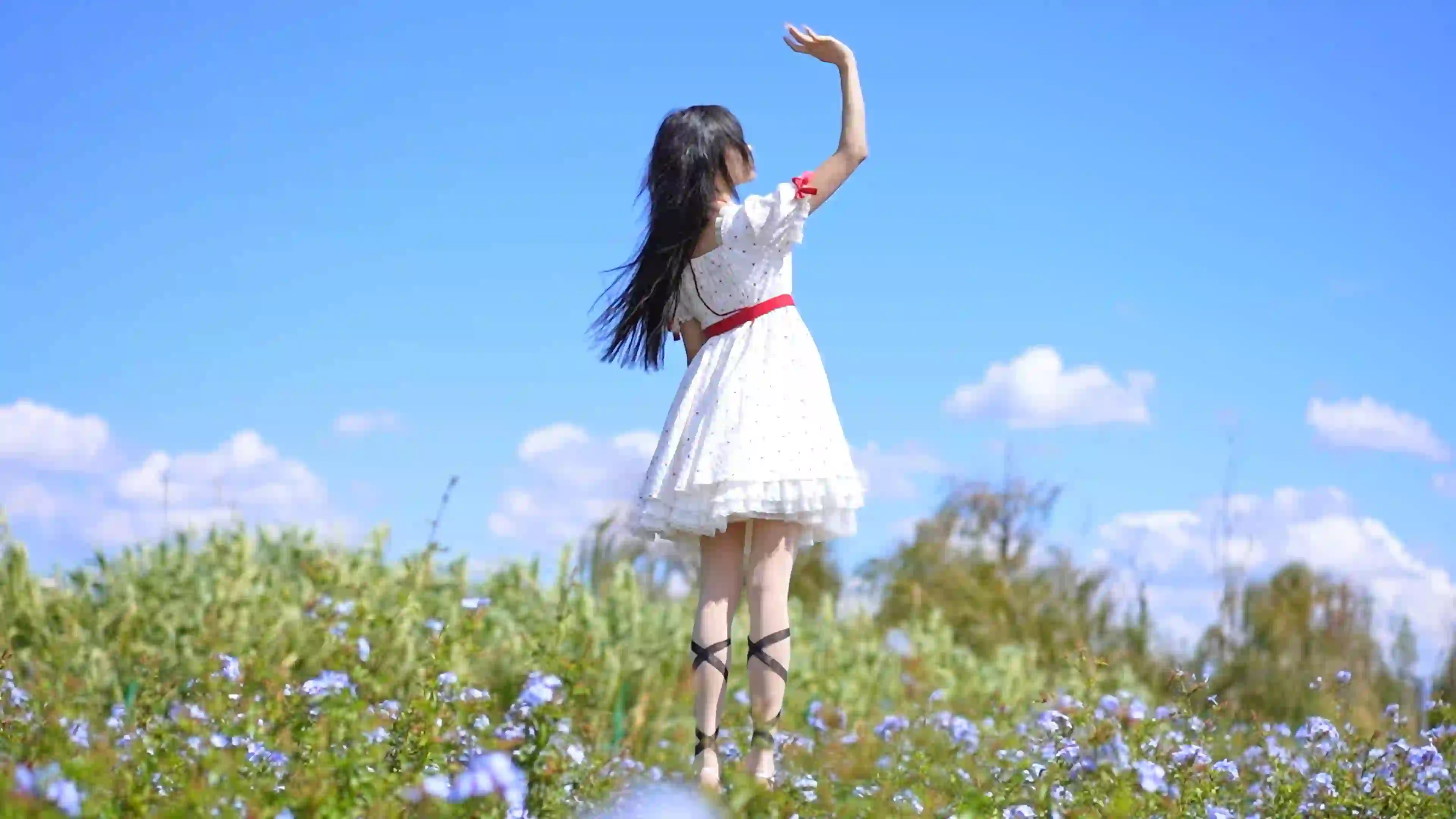 4k 美女与自然 户外
